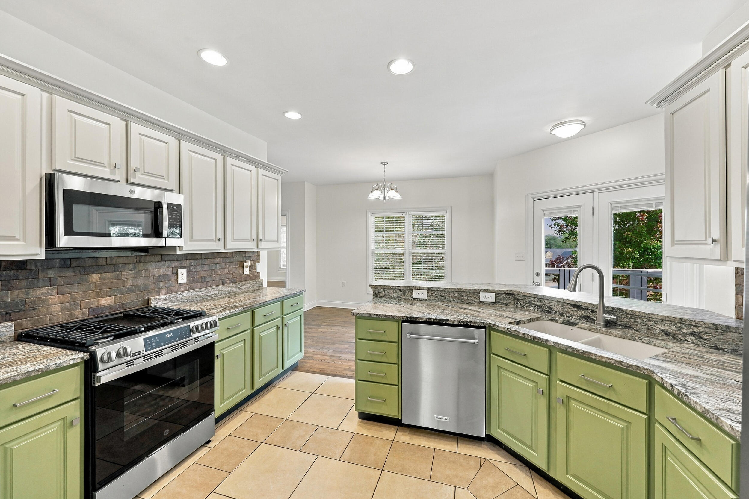 131 Oak Meadow Drive Property Photo 14