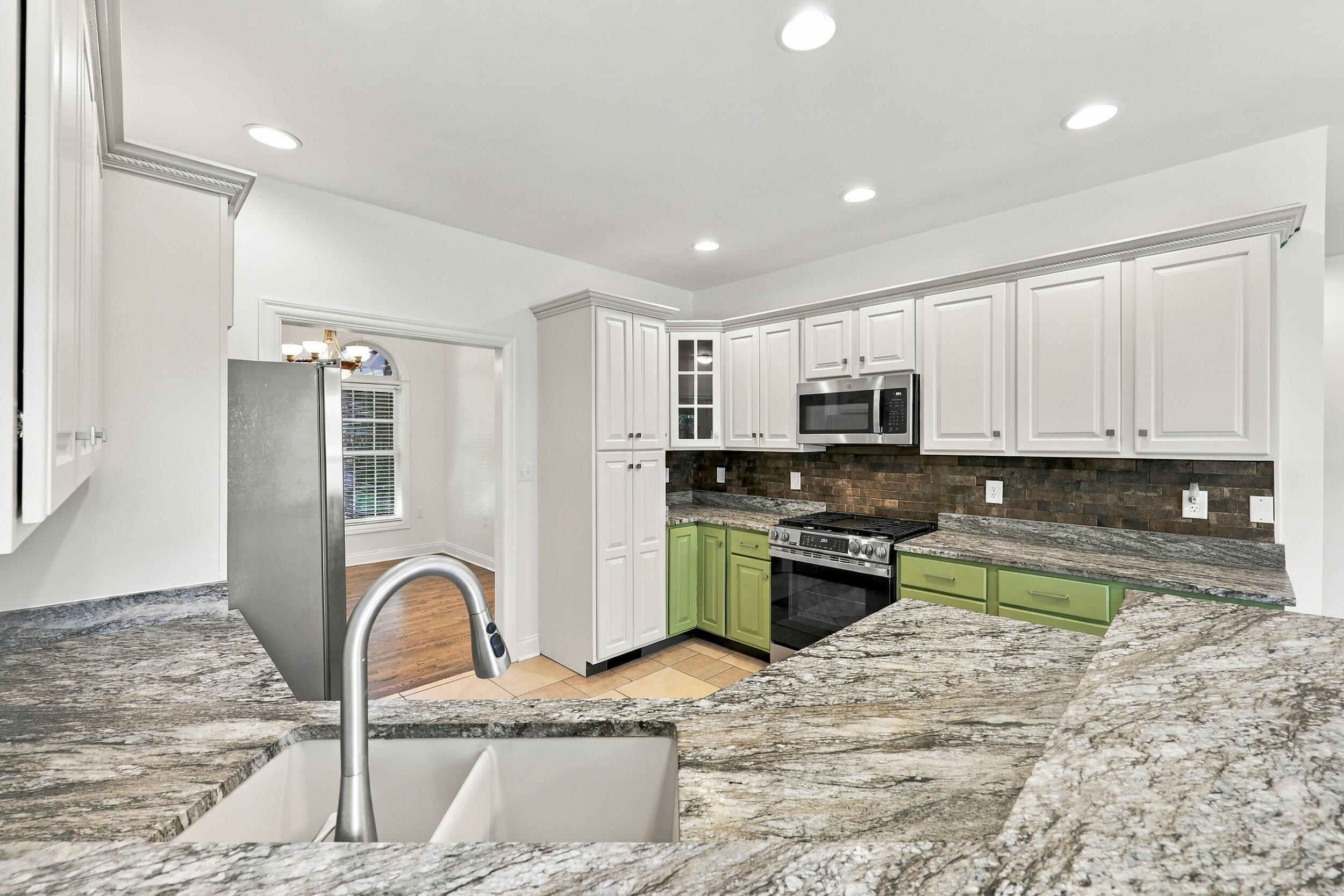 131 Oak Meadow Drive Property Photo 16