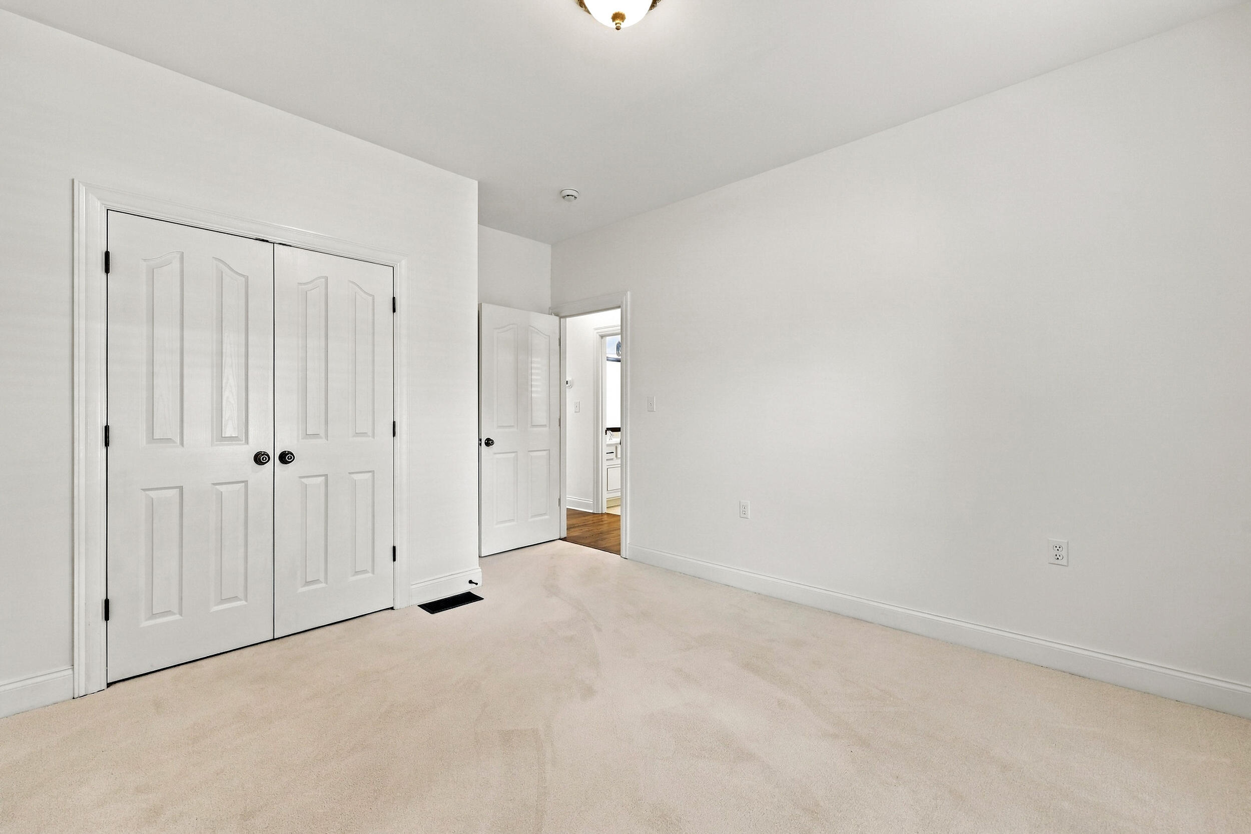 131 Oak Meadow Drive Property Photo 22