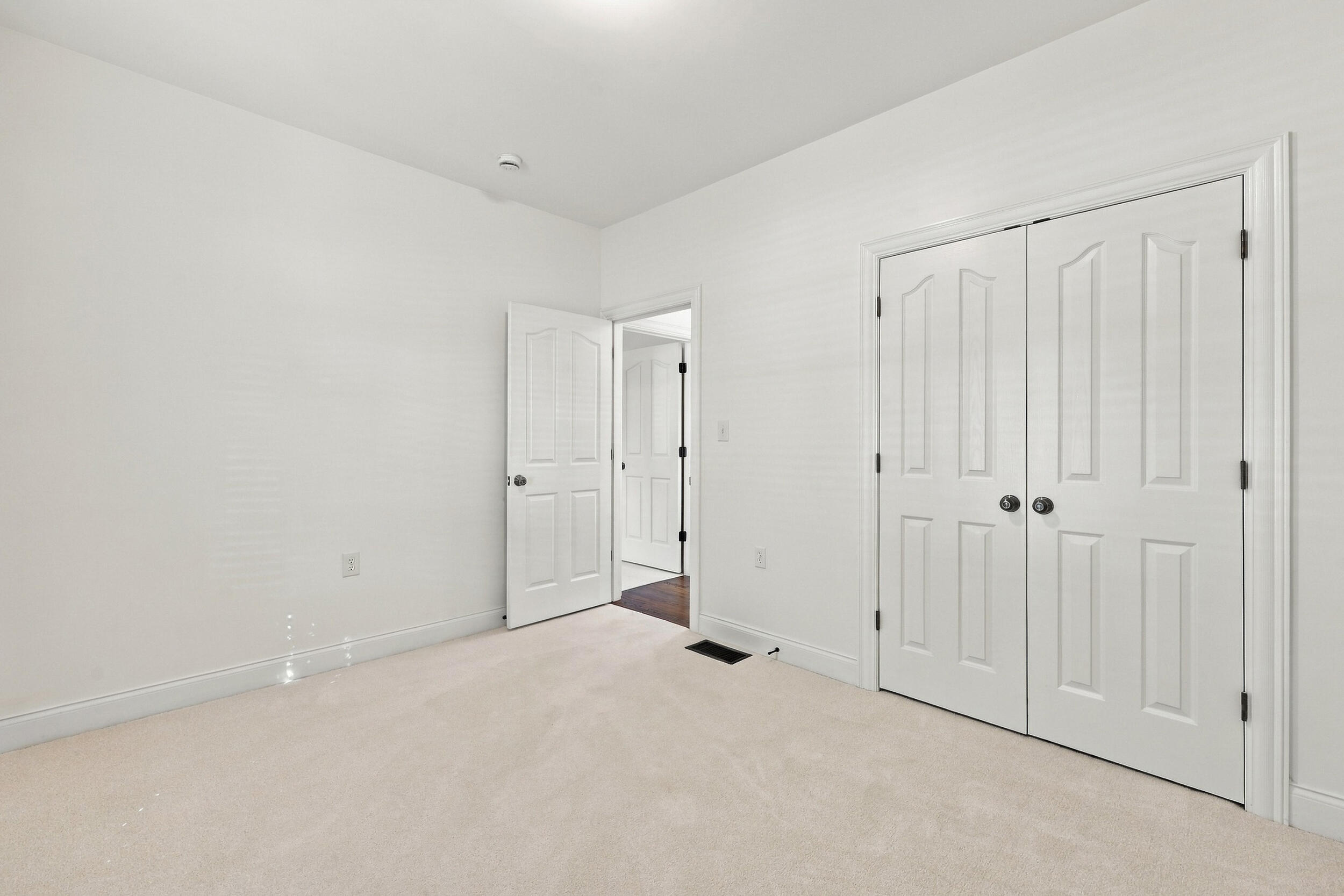 131 Oak Meadow Drive Property Photo 24