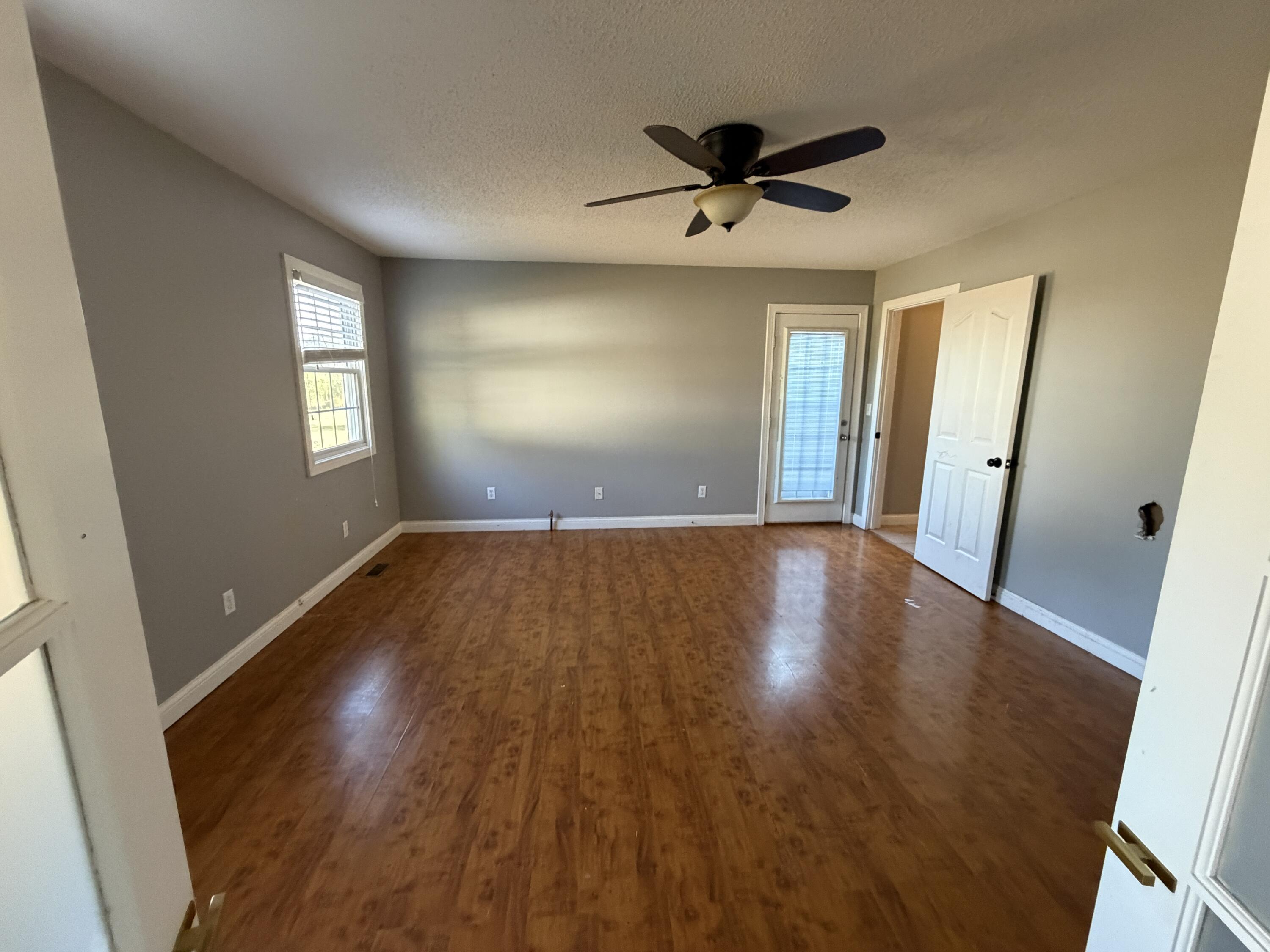 220 S Old Madisonville Street Property Photo 9
