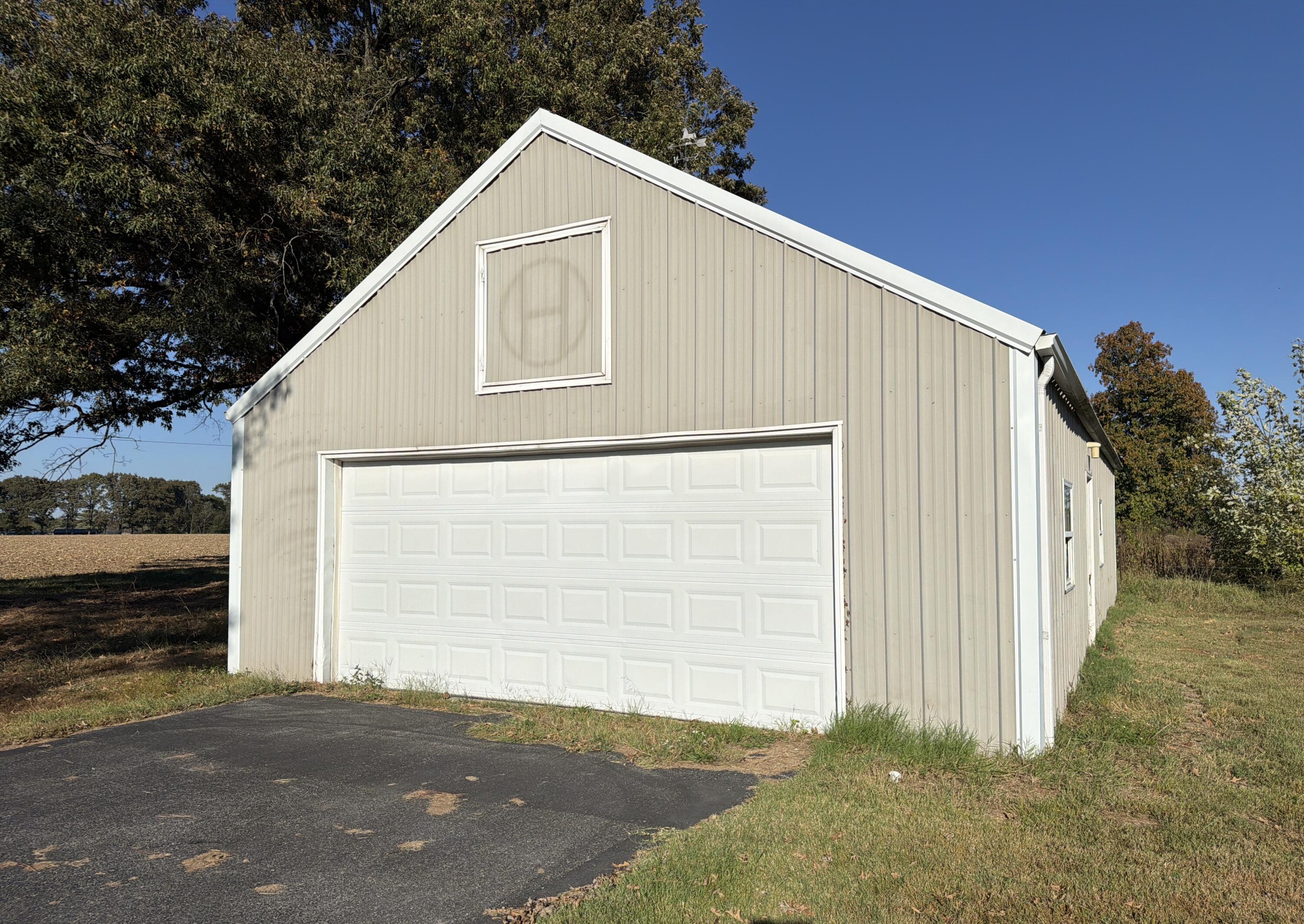 220 S Old Madisonville Street Property Photo 23