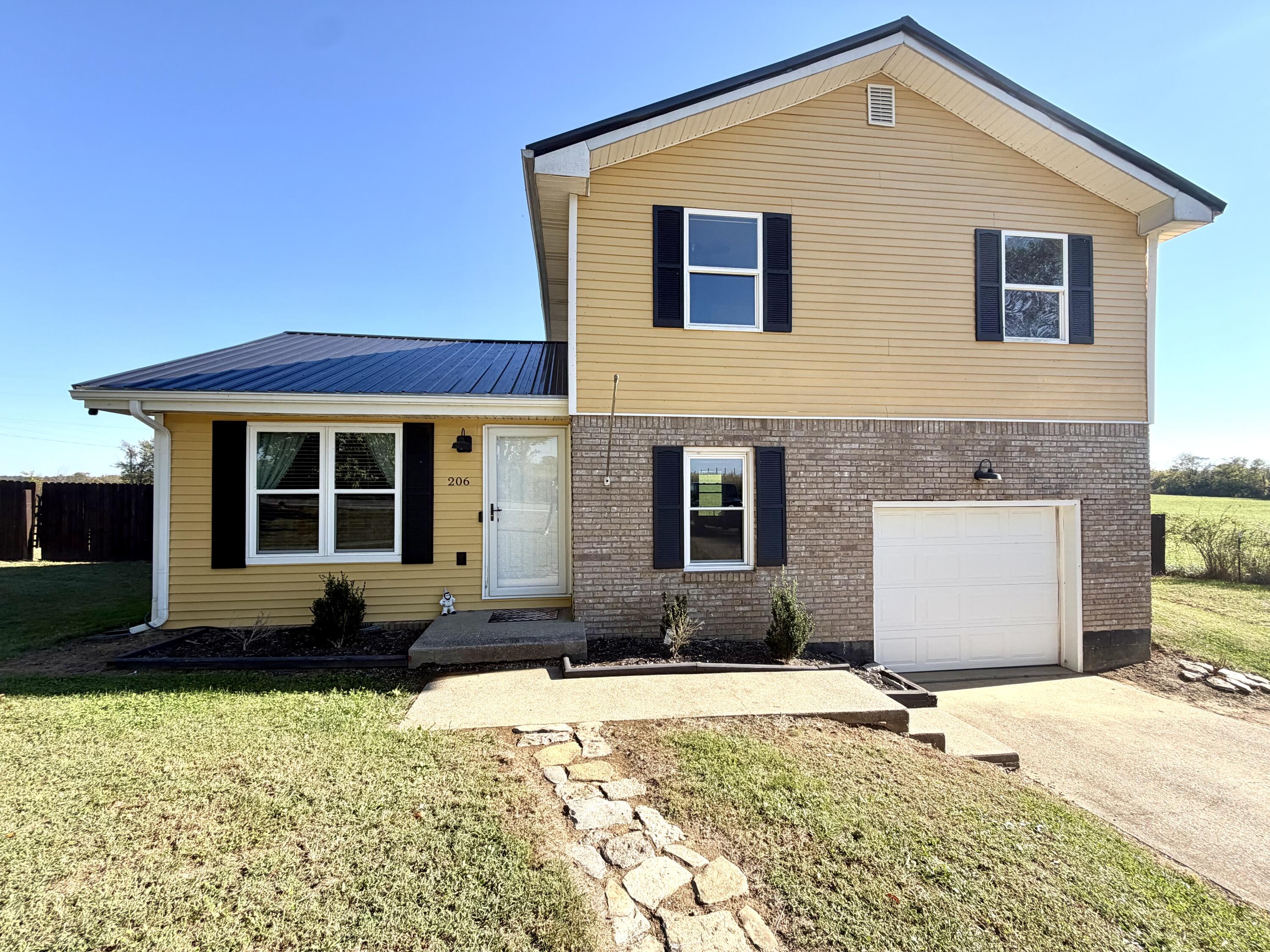 206 Battle Road Property Photo 3