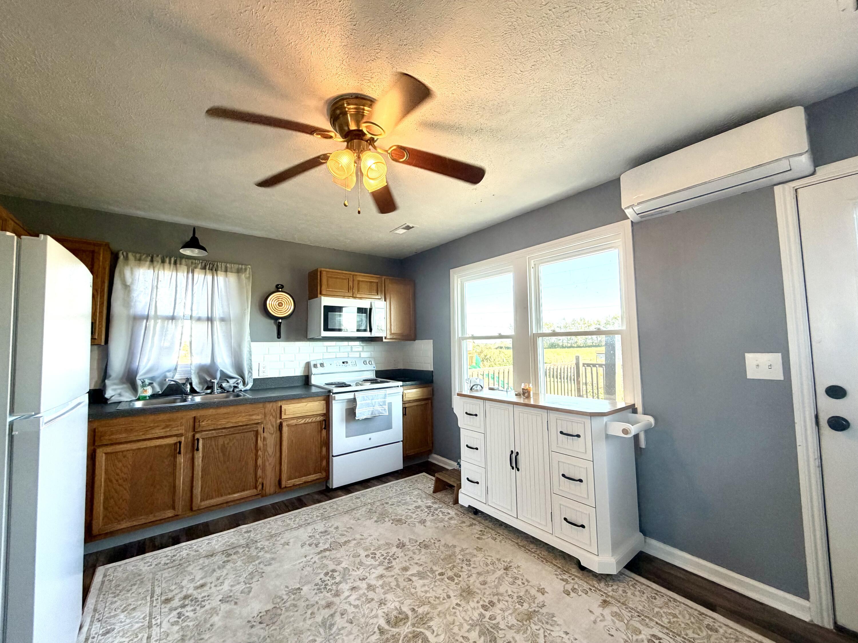 206 Battle Road Property Photo 6