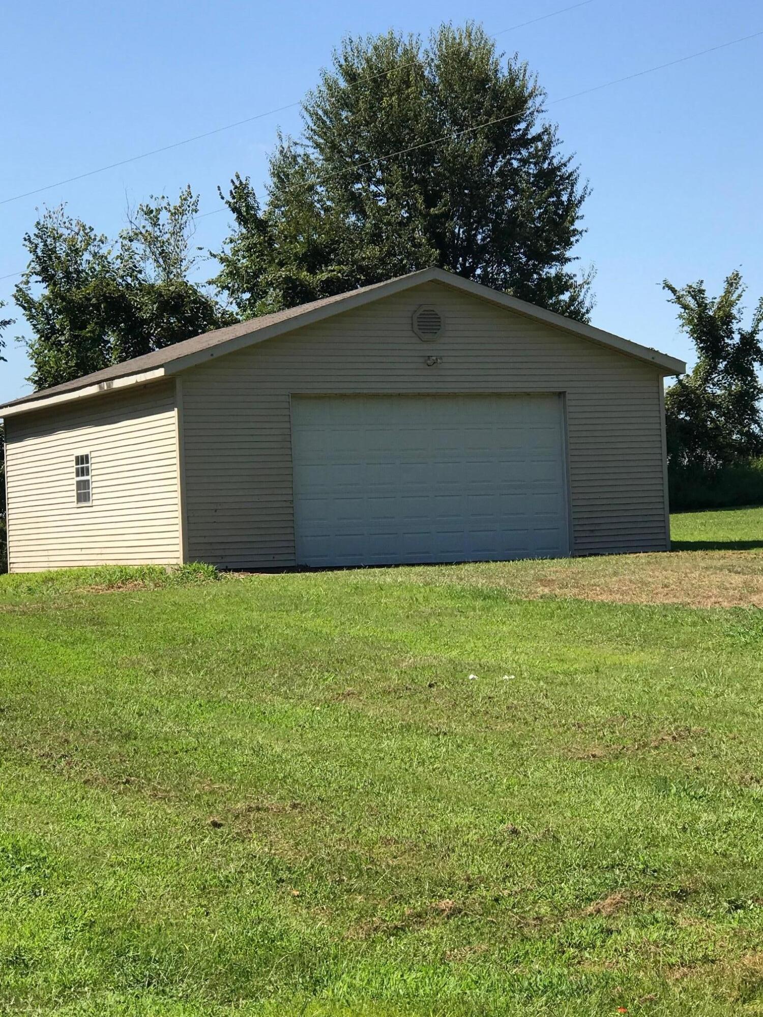 2728 State Route 688 Property Photo 2