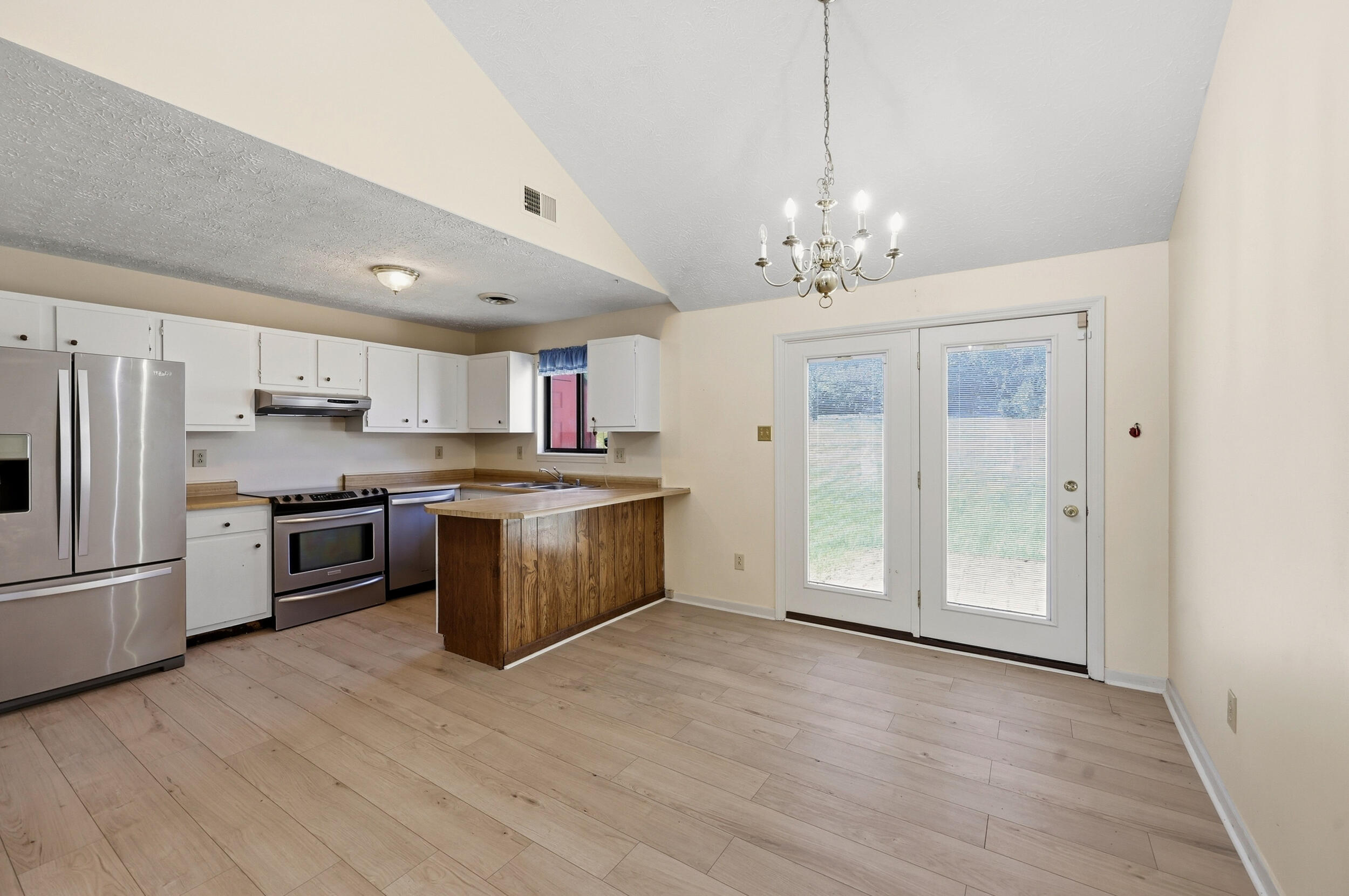 3309 Hartston Drive Property Photo 4