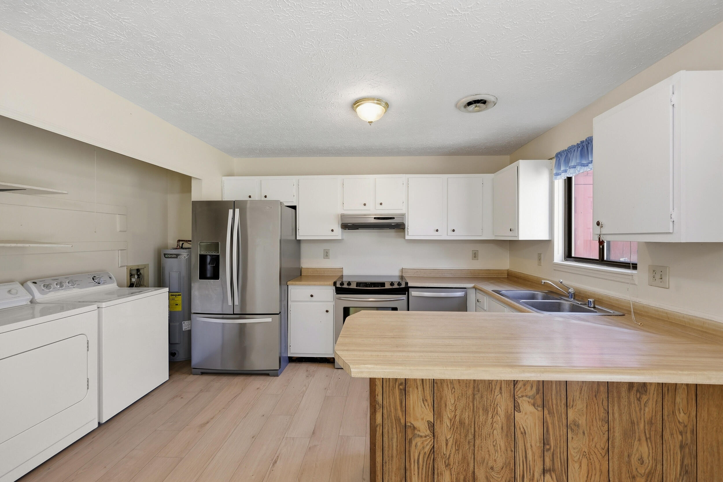 3309 Hartston Drive Property Photo 6