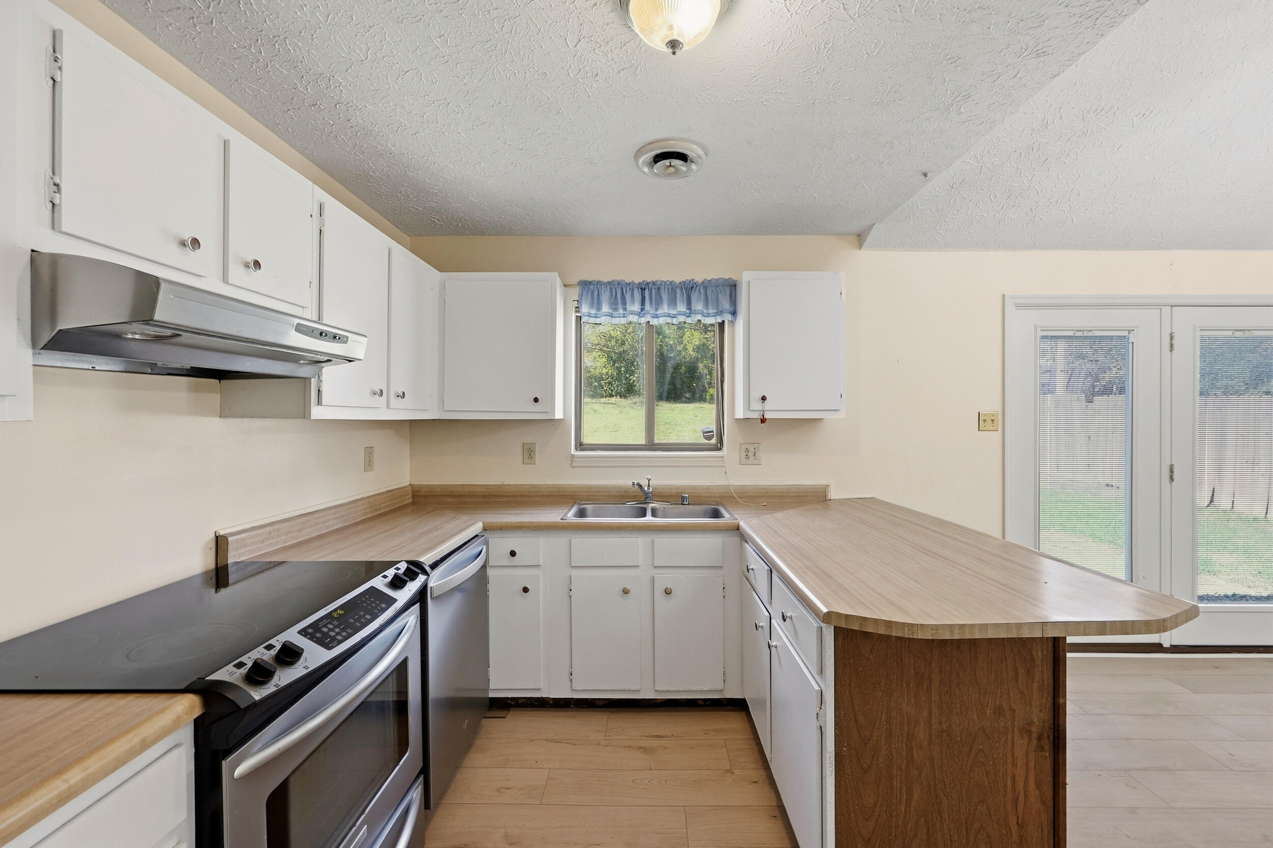 3309 Hartston Drive Property Photo 7