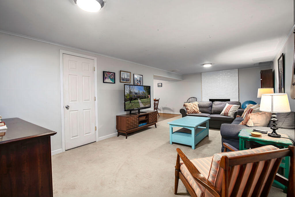 1026 Claiborne Way Property Photo 11