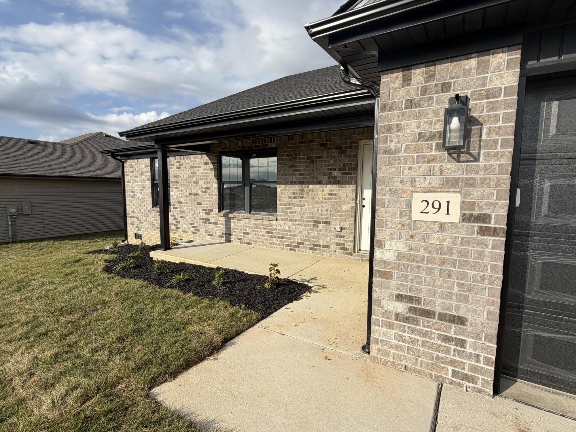 291 Stoney Creek Way Property Photo 3