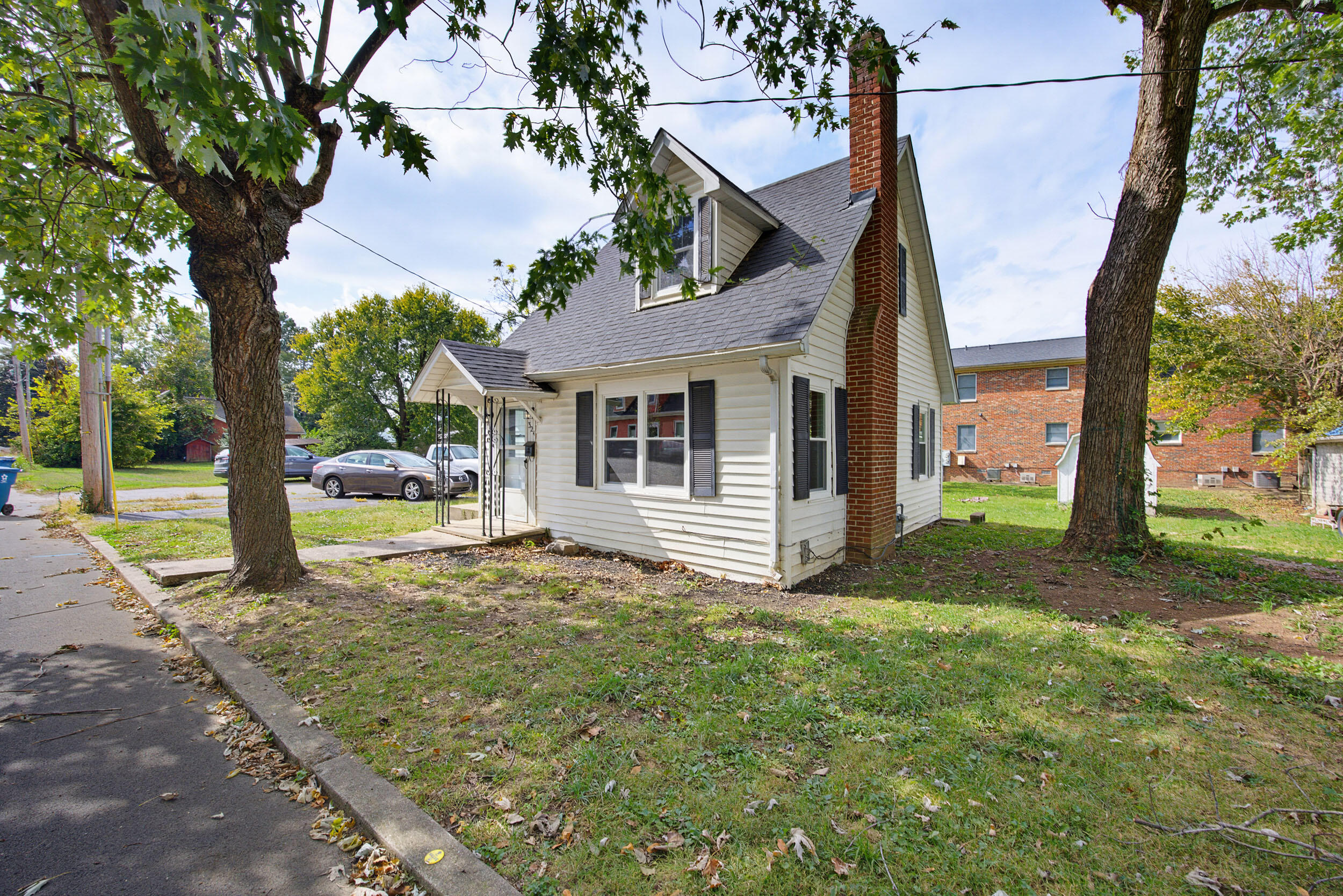 324 N East Street Property Photo 1