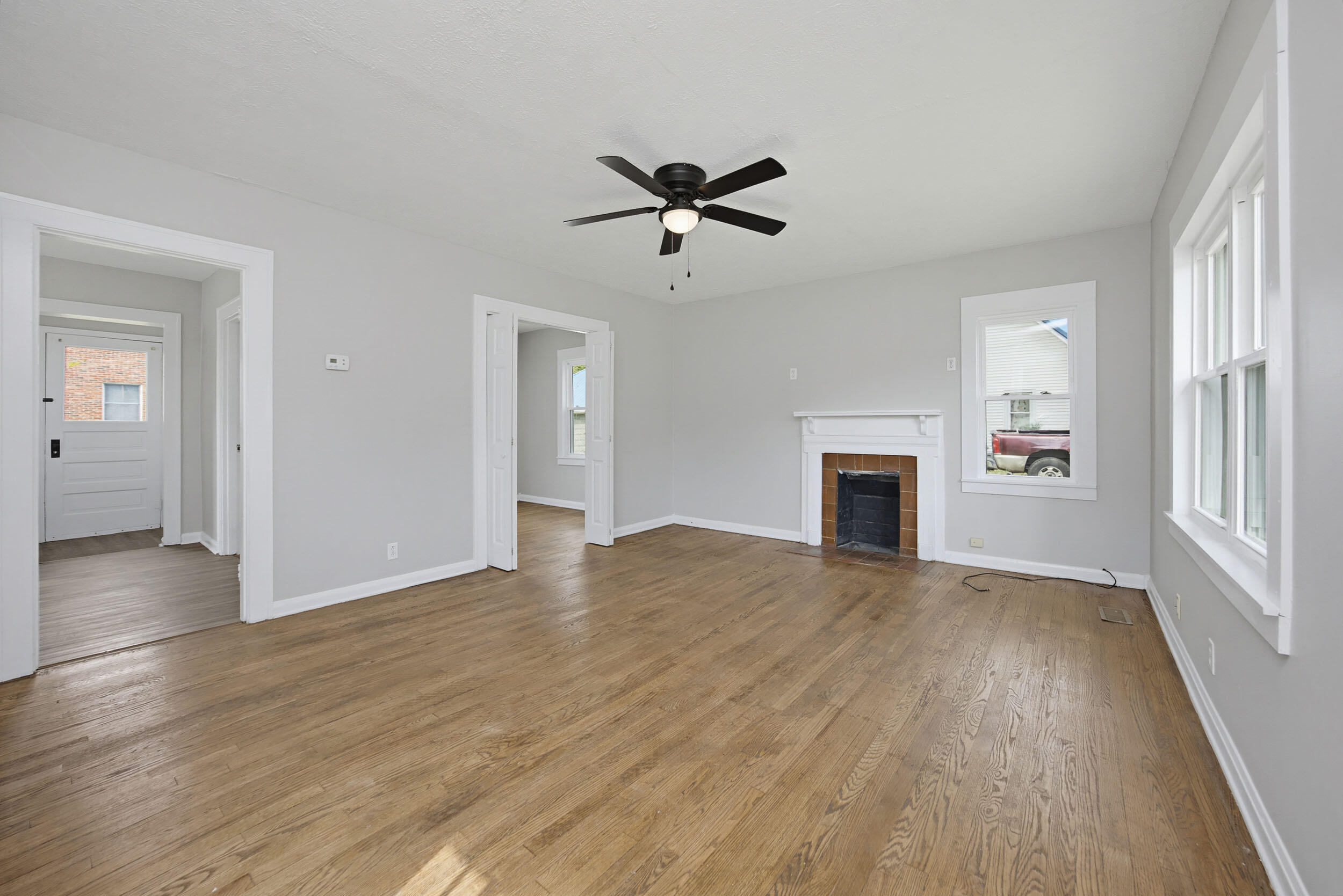 324 N East Street Property Photo 3