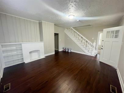 137 Locust Avenue Property Photo 2