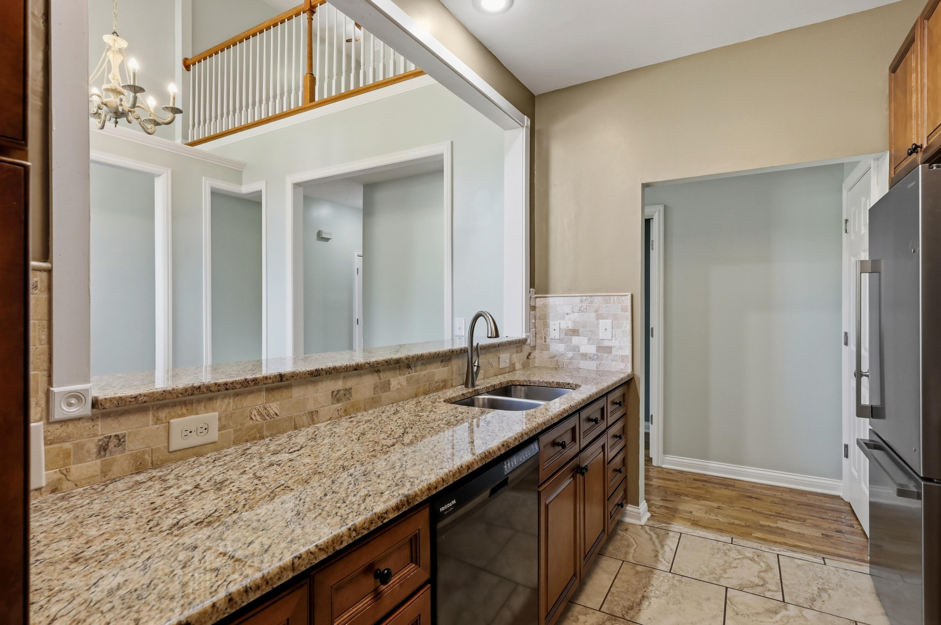 121 Bay Hill Drive Property Photo 12