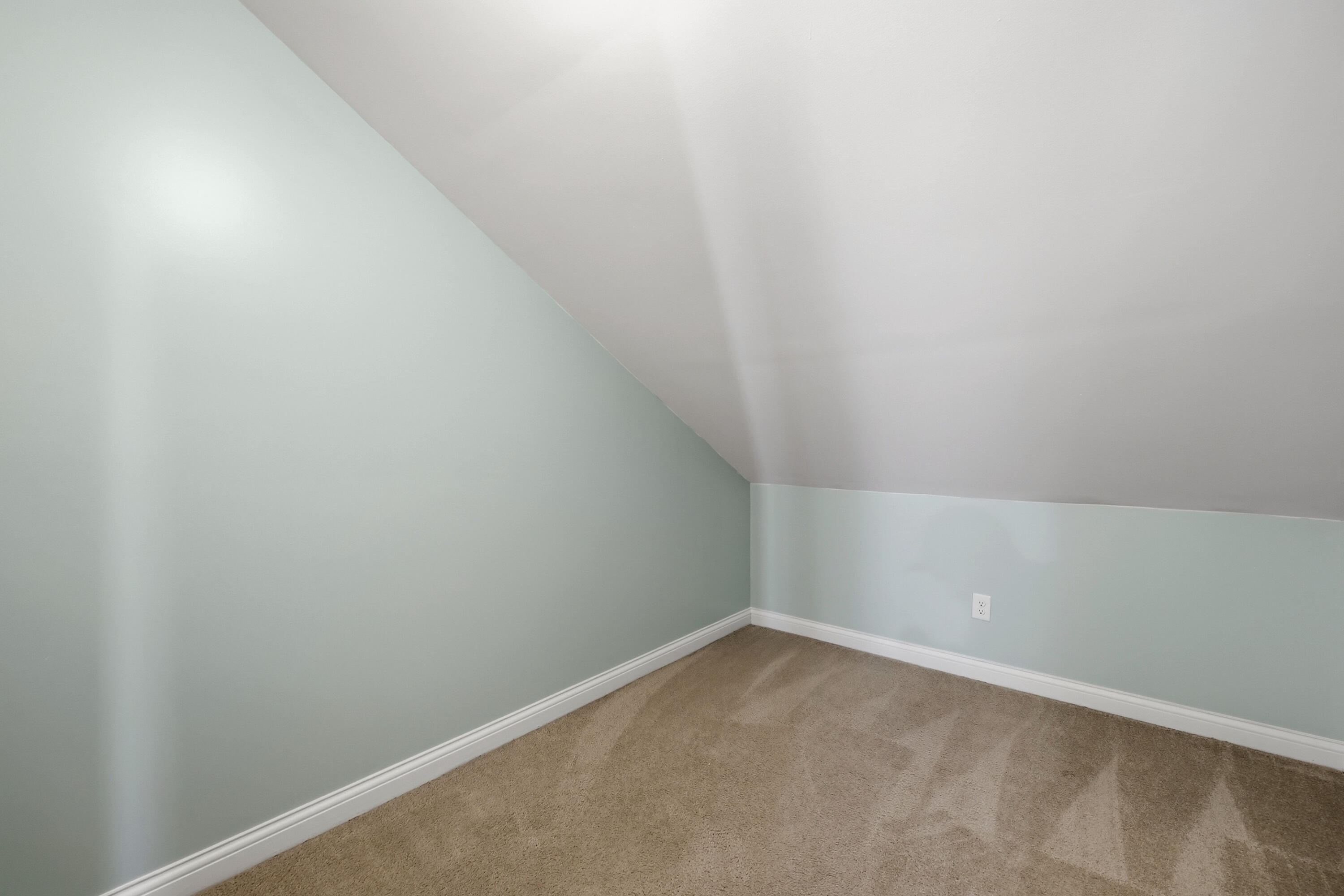 121 Bay Hill Drive Property Photo 28