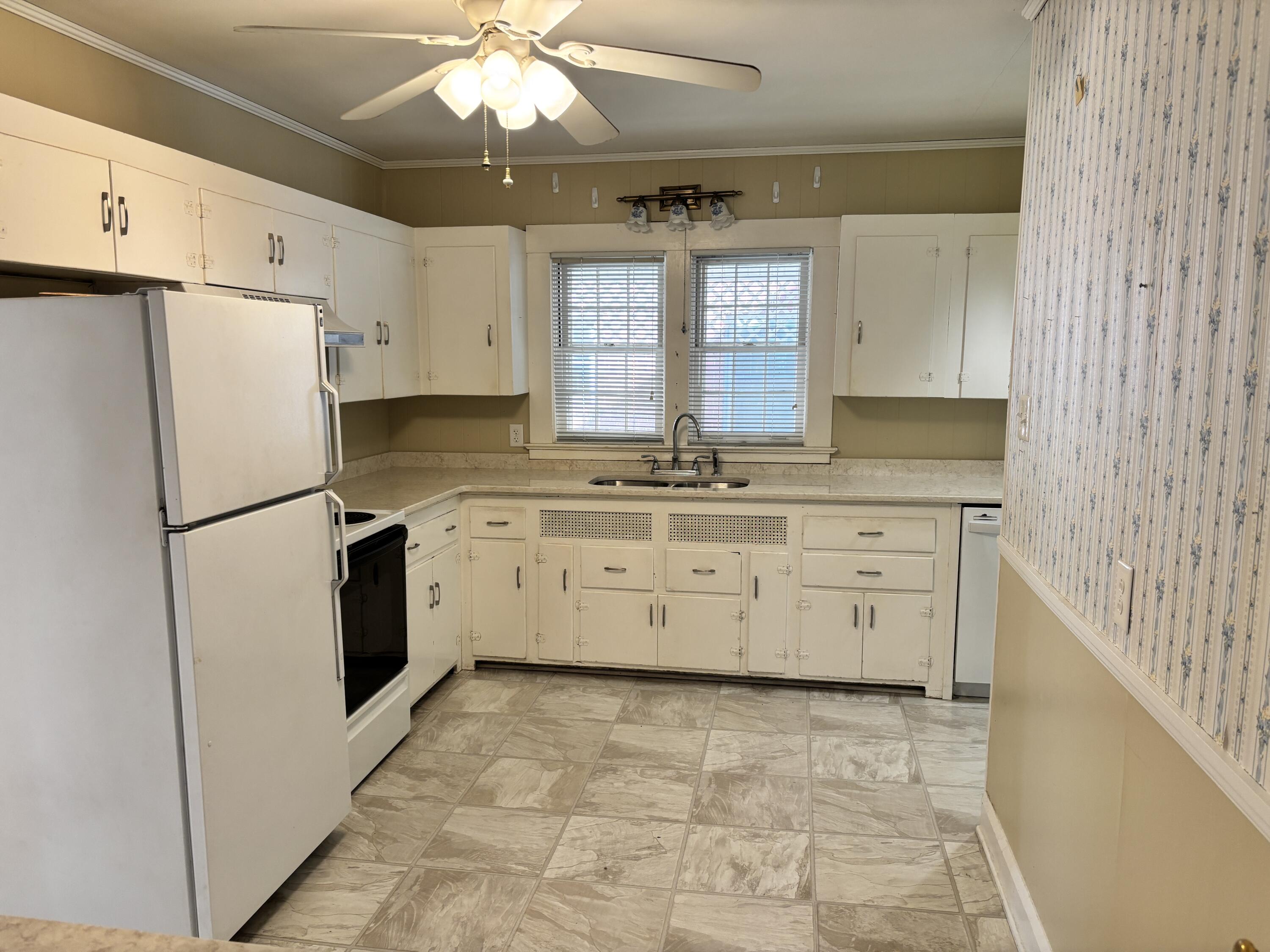 18 Ashmore Drive Property Photo 11