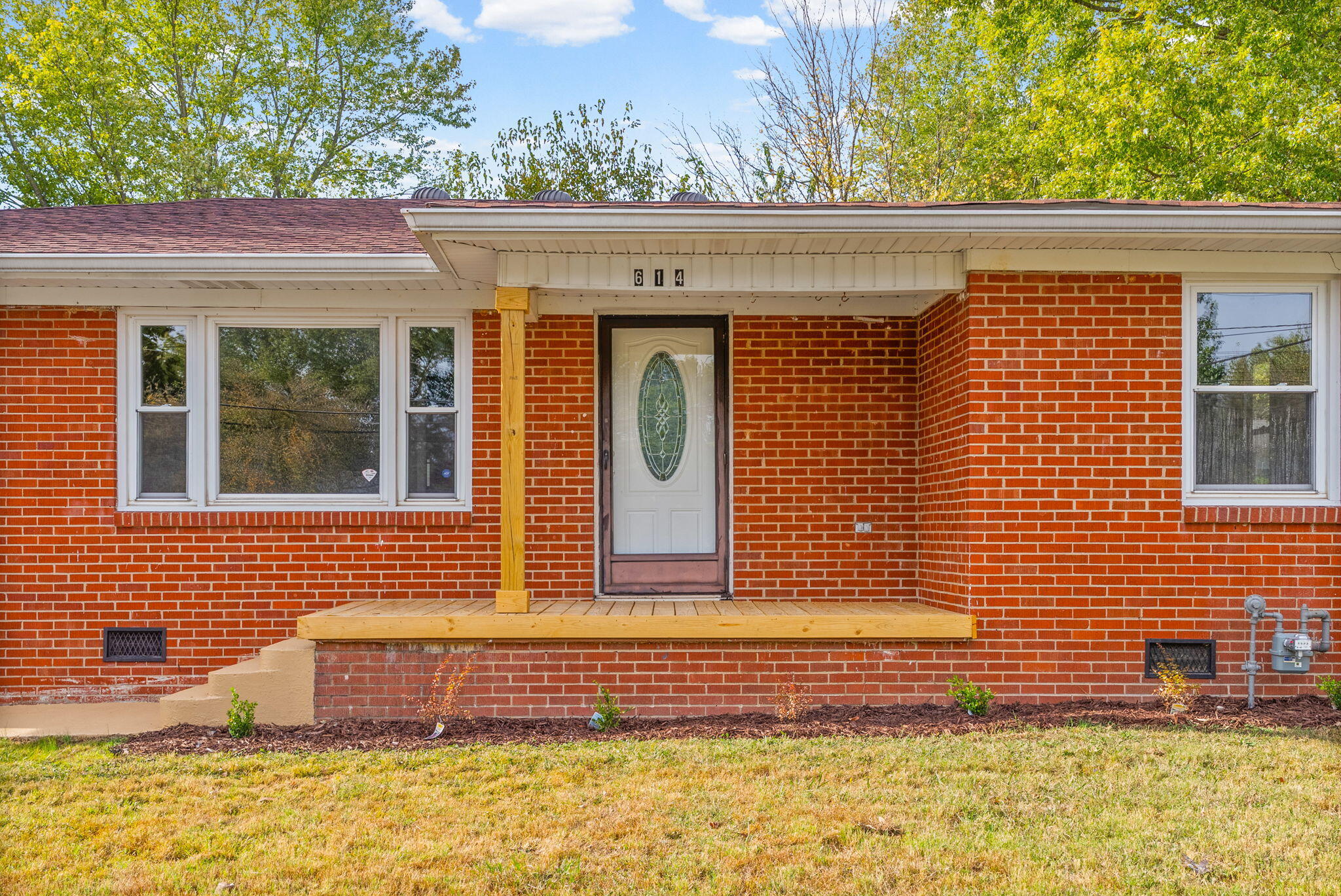 614 Sanderson Drive Property Photo 3