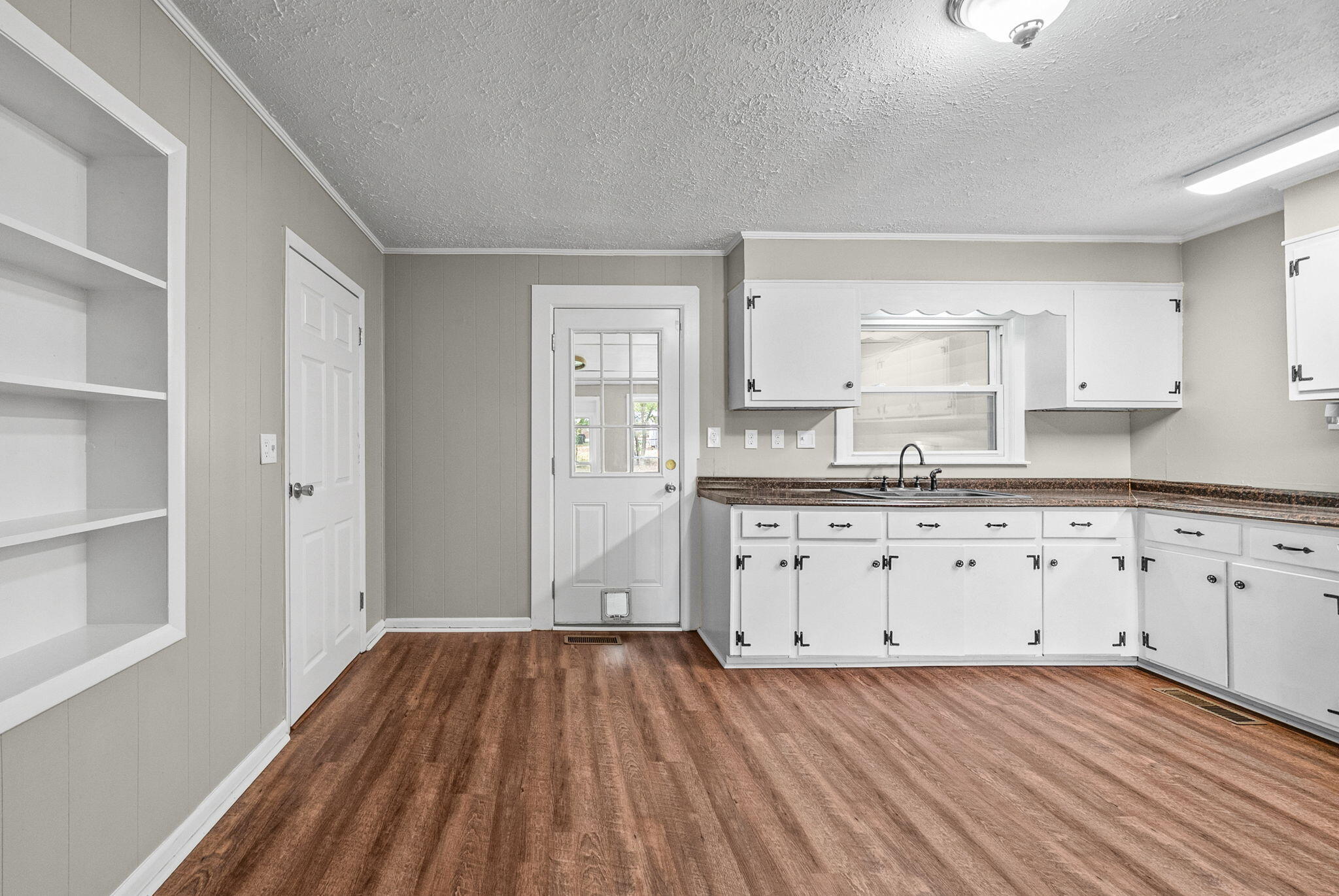 614 Sanderson Drive Property Photo 10