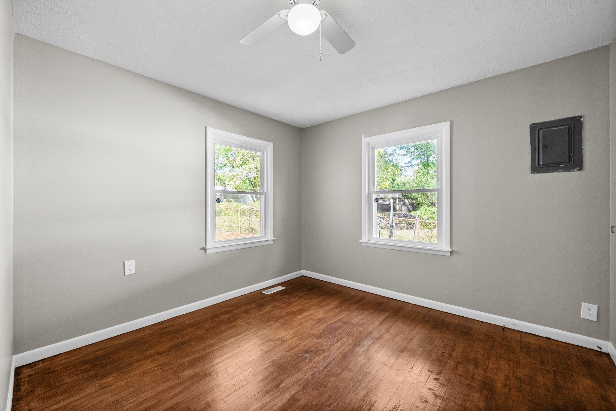 614 Sanderson Drive Property Photo 22