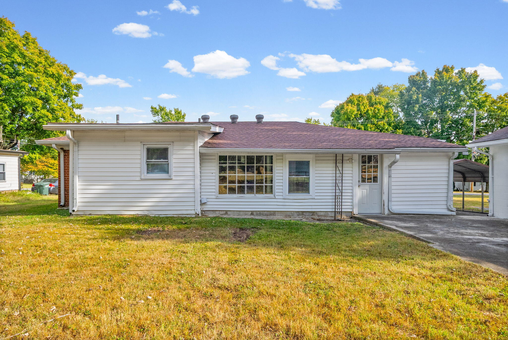 614 Sanderson Drive Property Photo 29