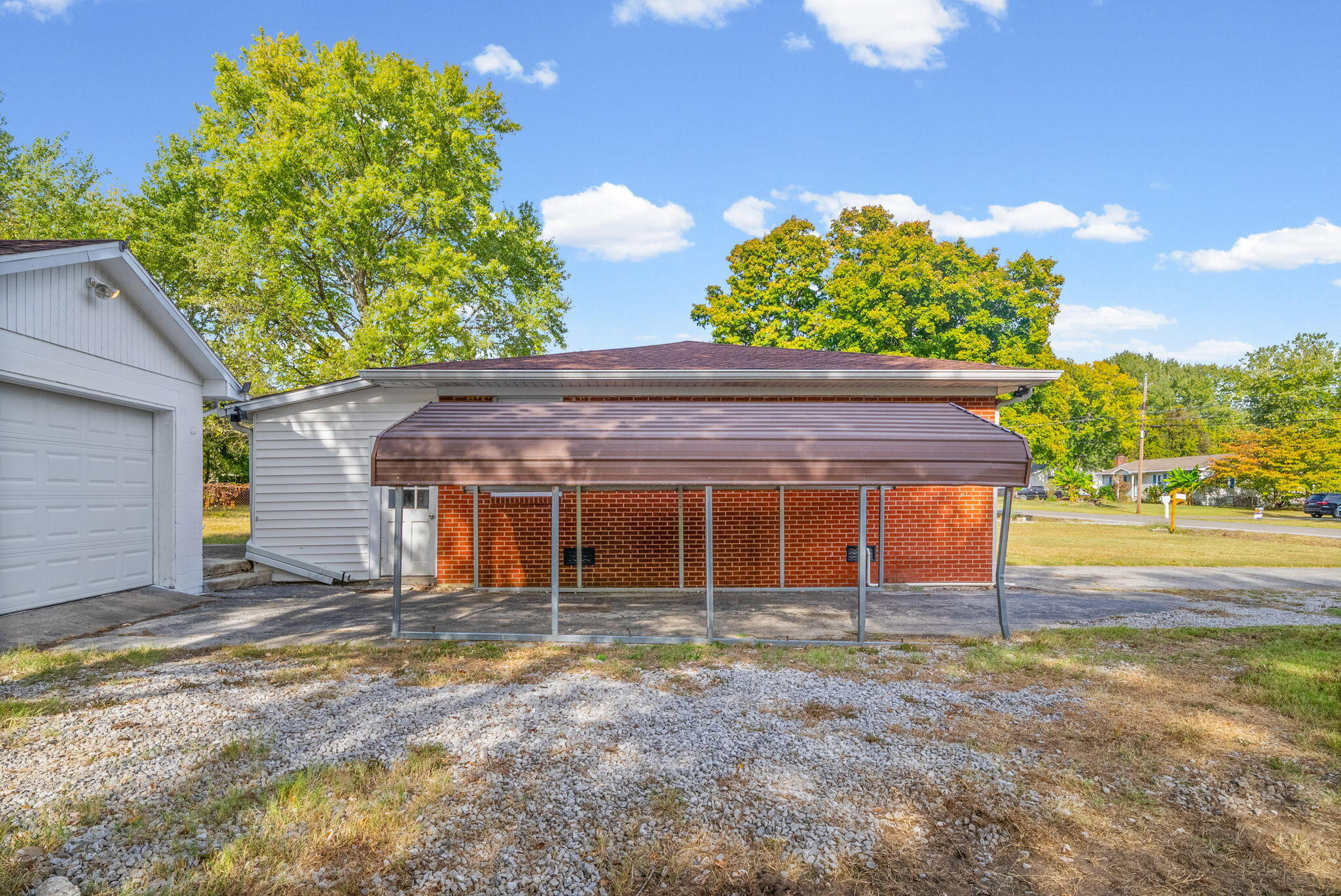 614 Sanderson Drive Property Photo 32