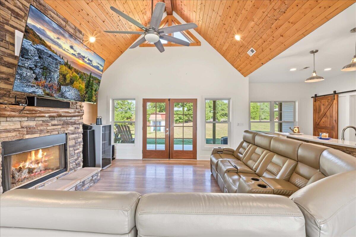1840 Crooked Creek Road Property Photo 9
