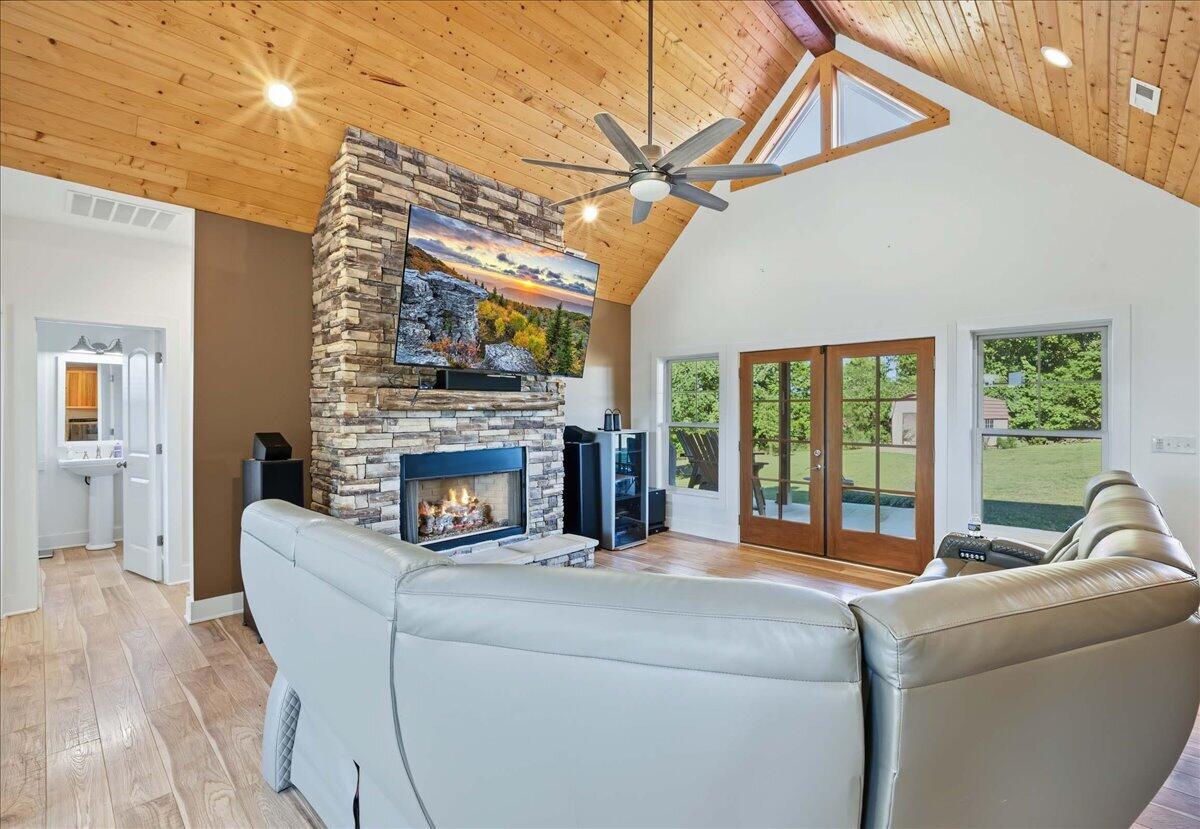 1840 Crooked Creek Road Property Photo 12