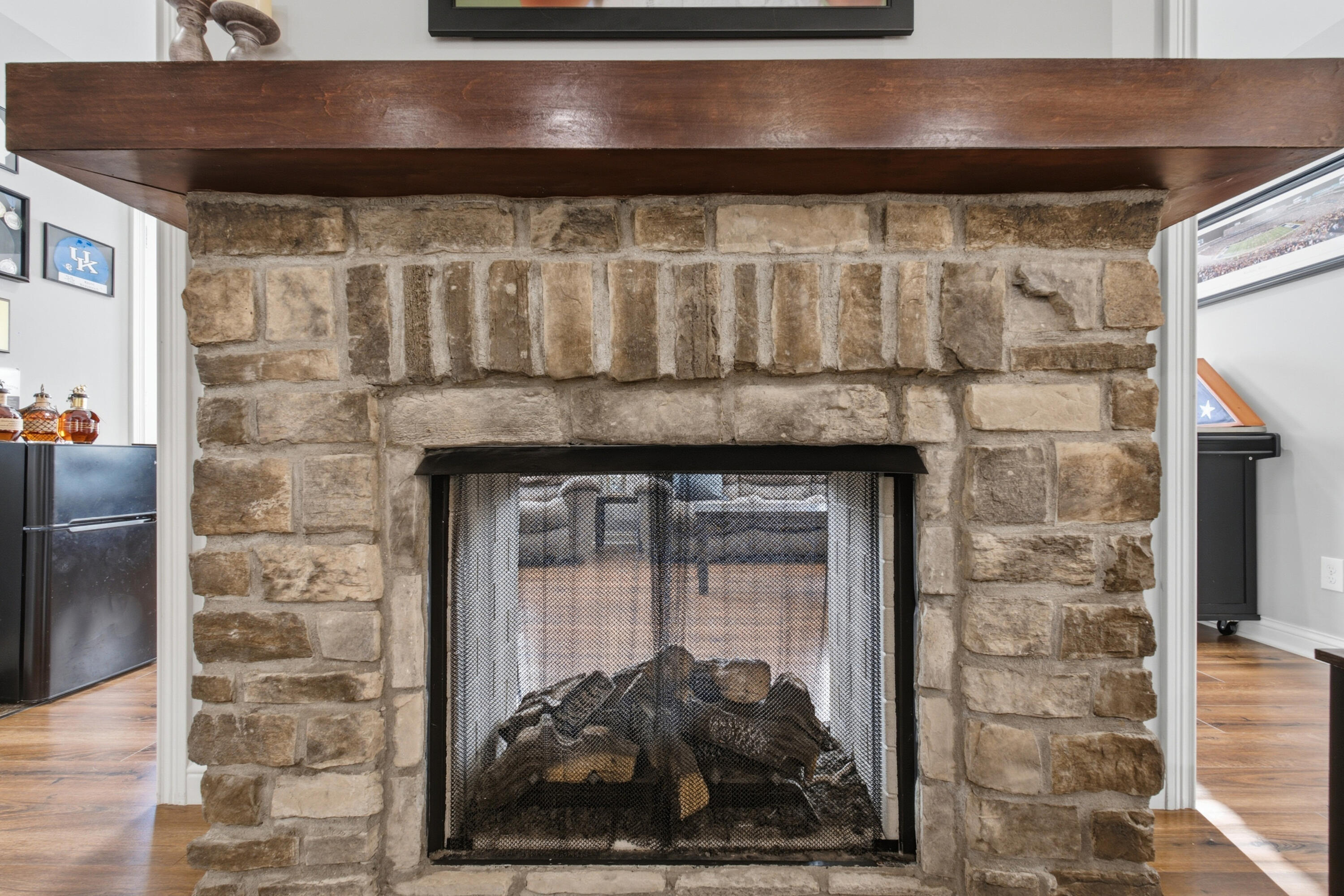 648 Four Winds Drive Property Photo 10