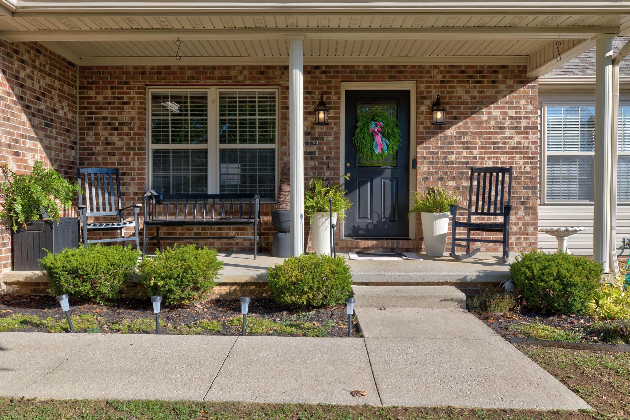 819 Dresden Way Property Photo 2