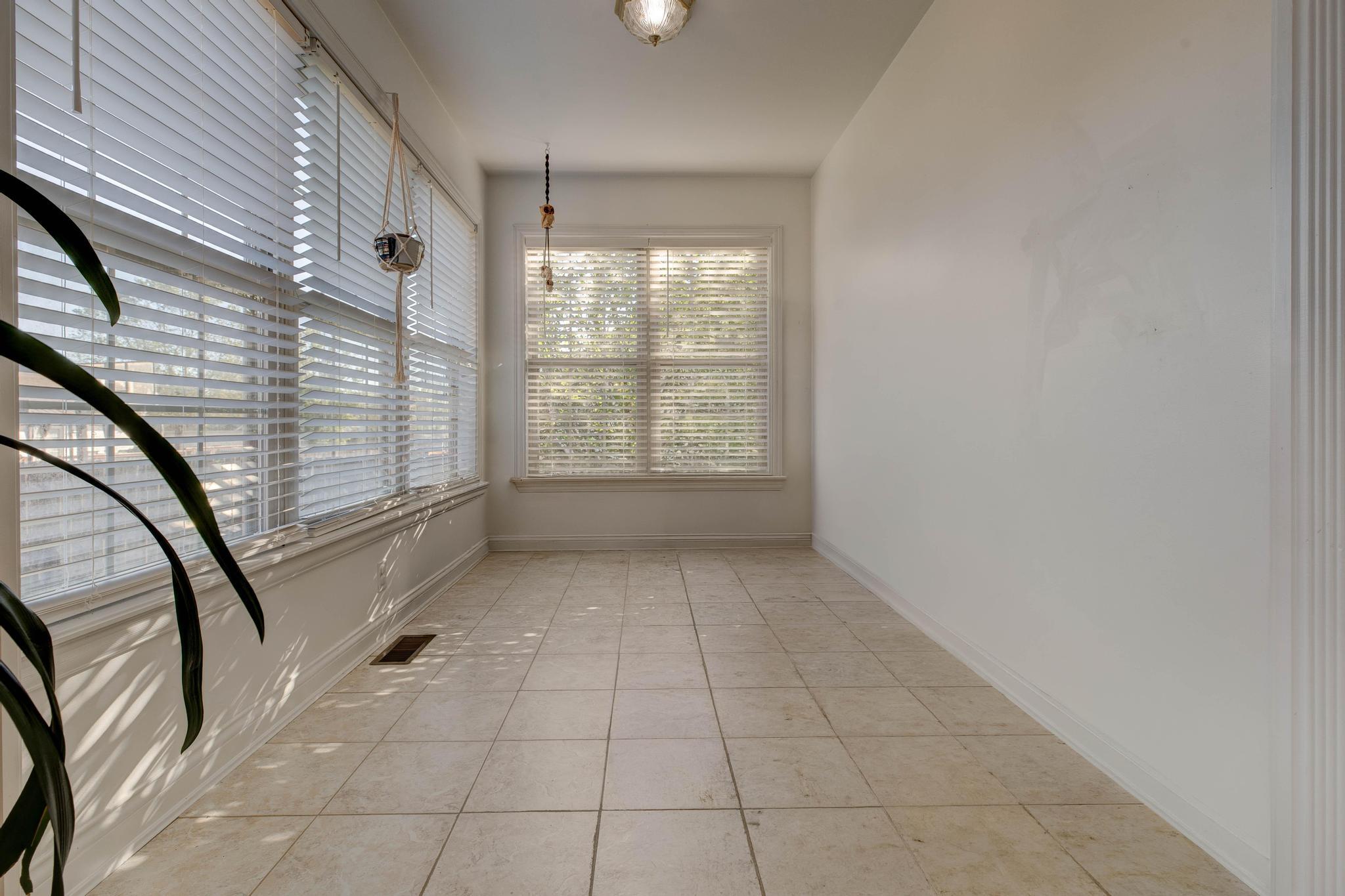 819 Dresden Way Property Photo 15