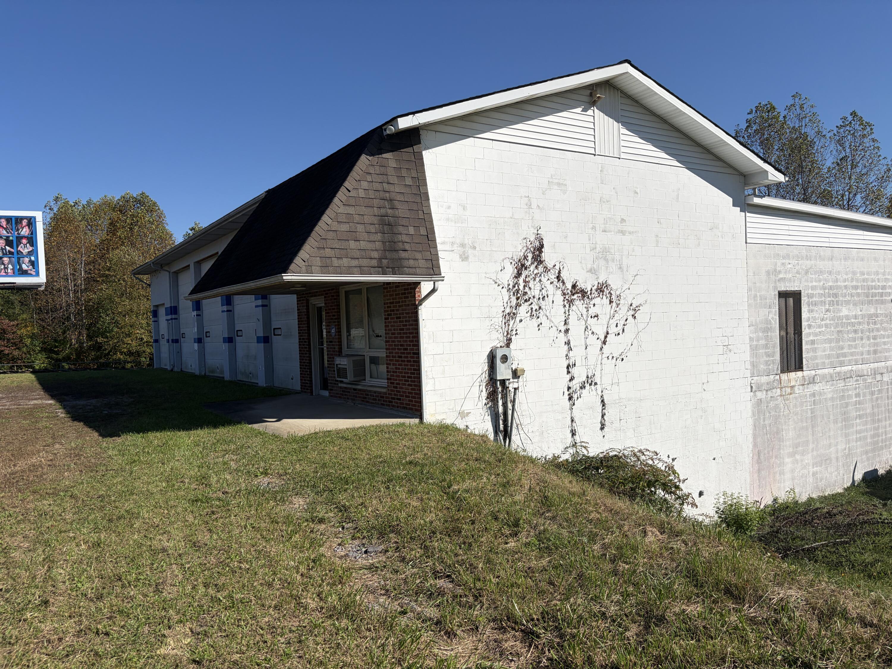 11555 N Hwy 25 E Property Photo 2