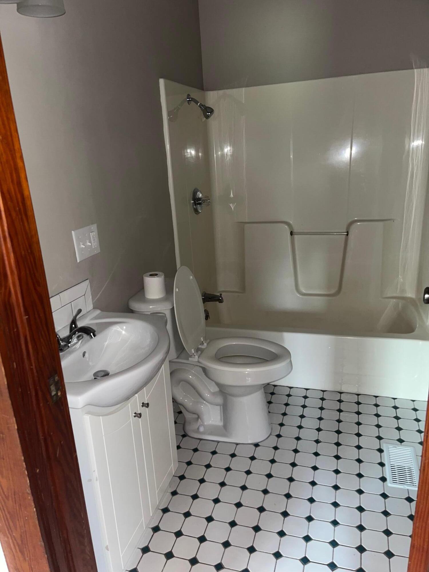 8889 Wickliffe Road Property Photo 16