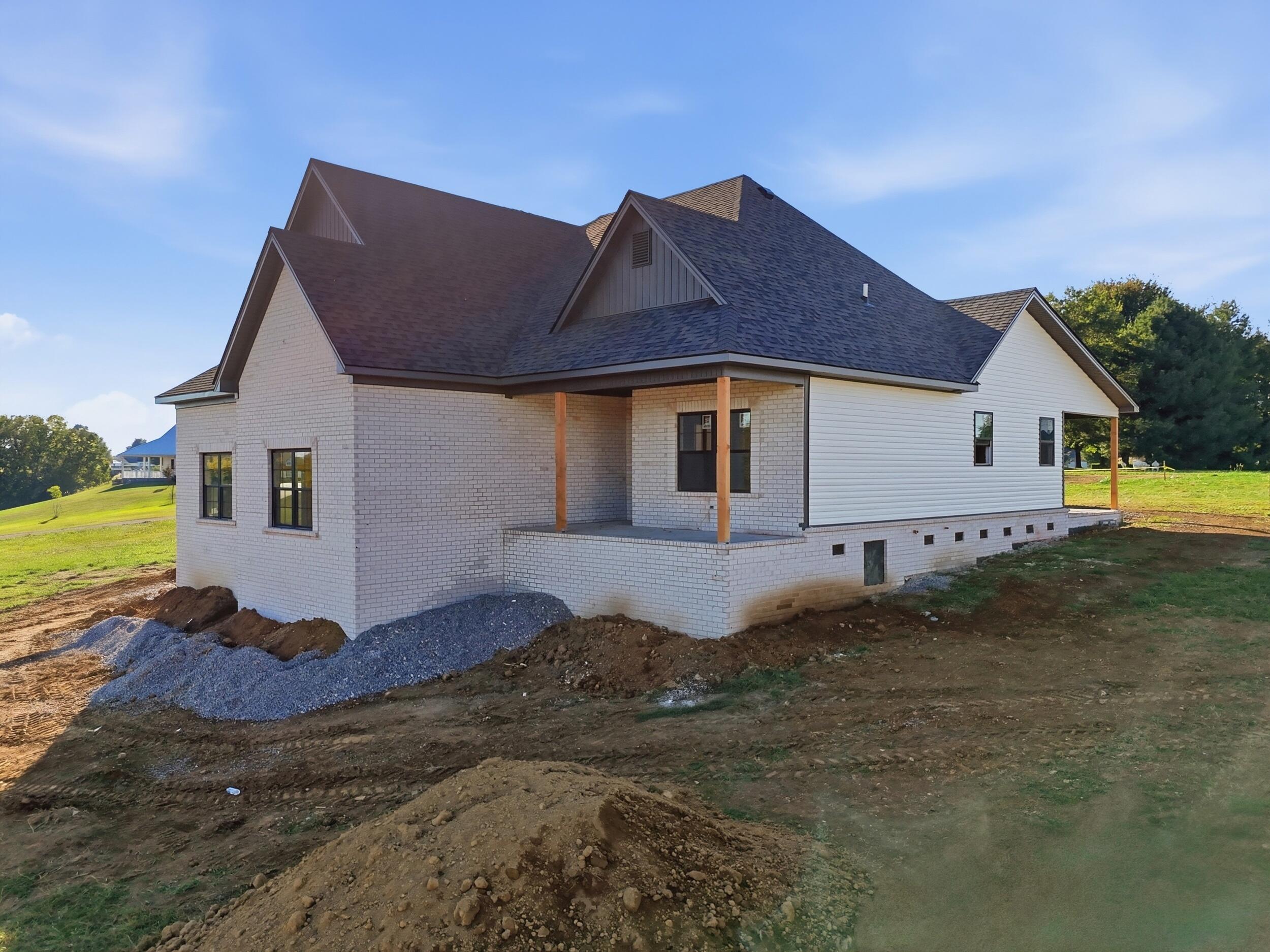 136 Lauren Lane Property Photo 1