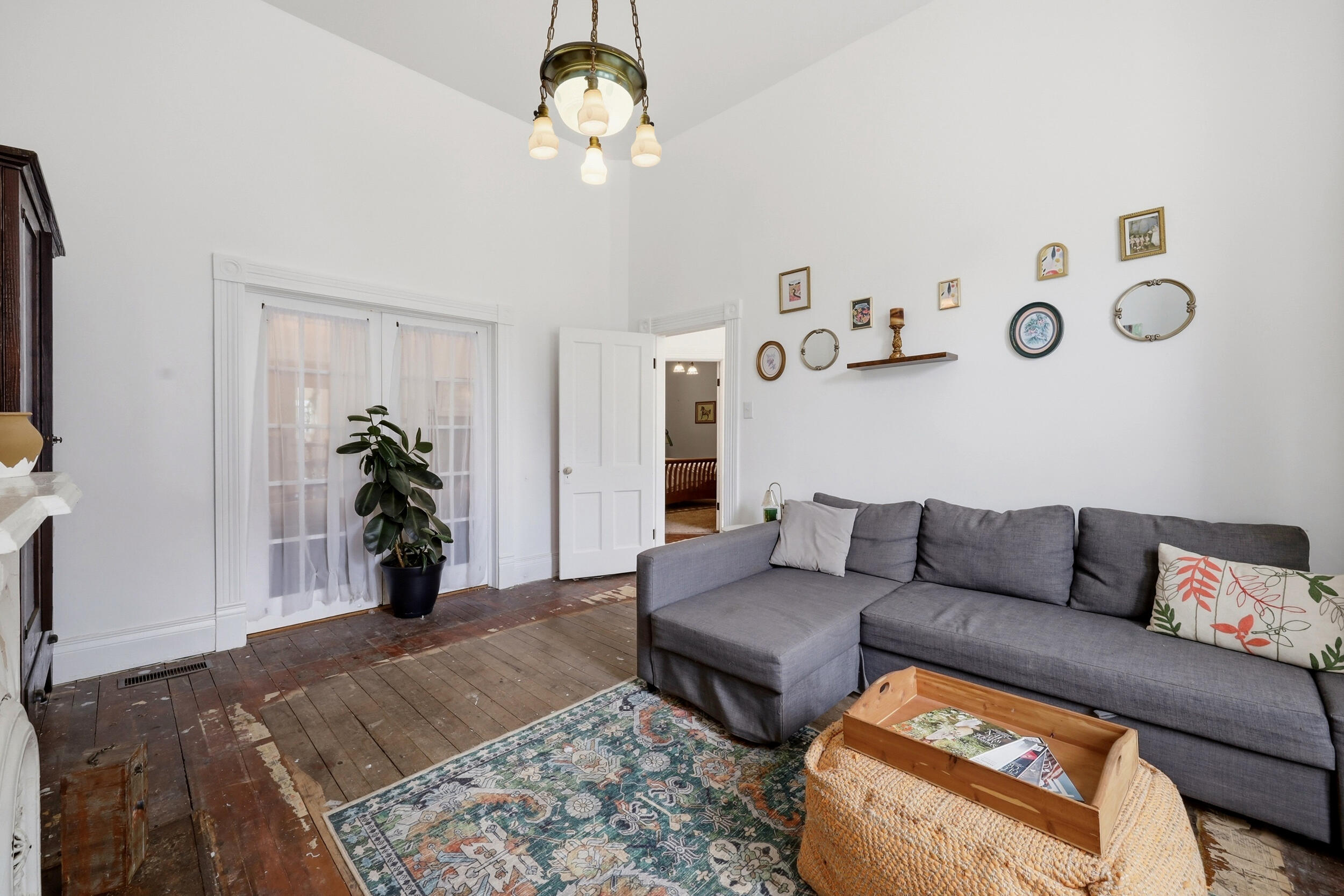 13 Euclid Avenue Property Photo 8