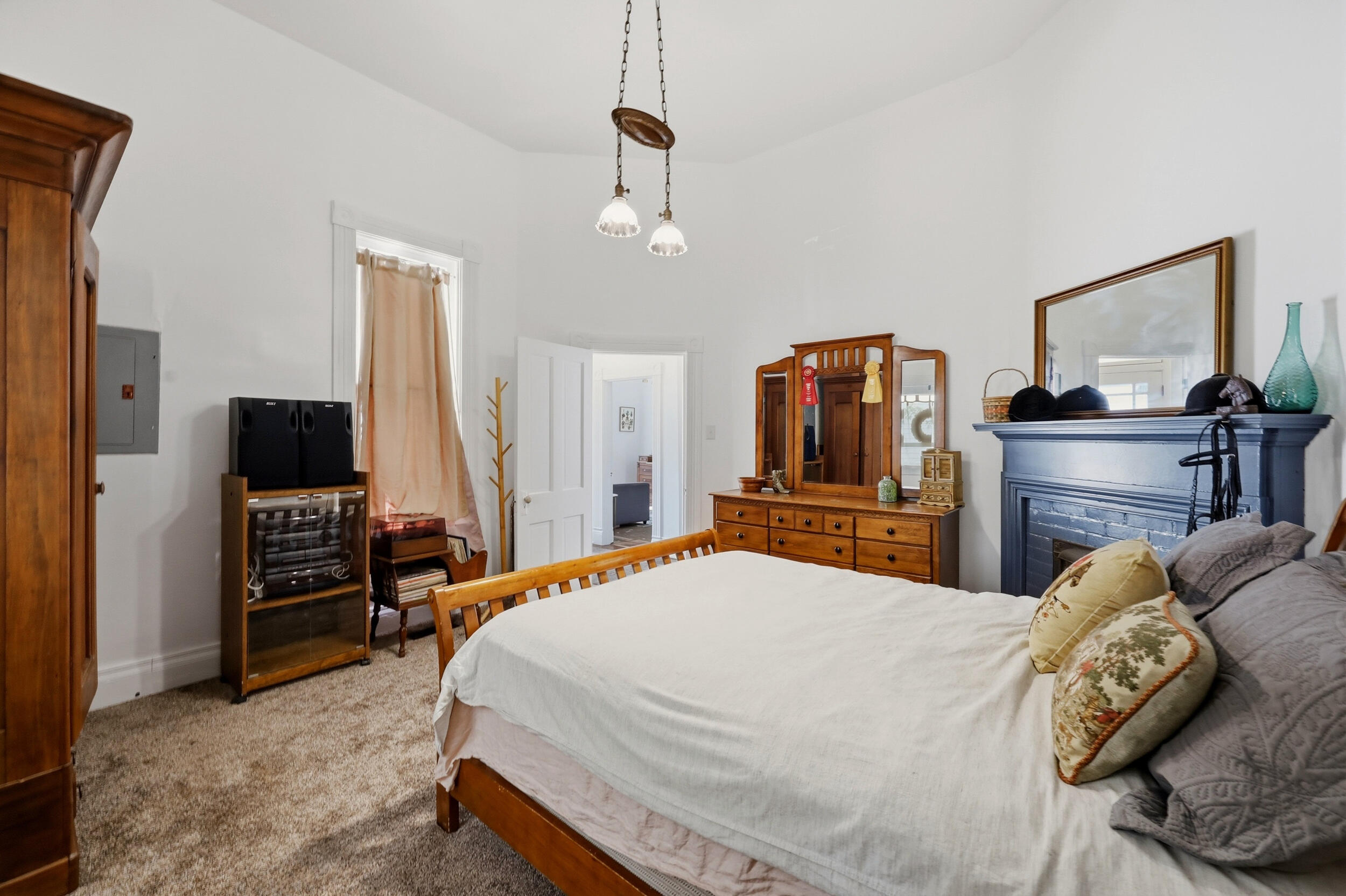 13 Euclid Avenue Property Photo 10