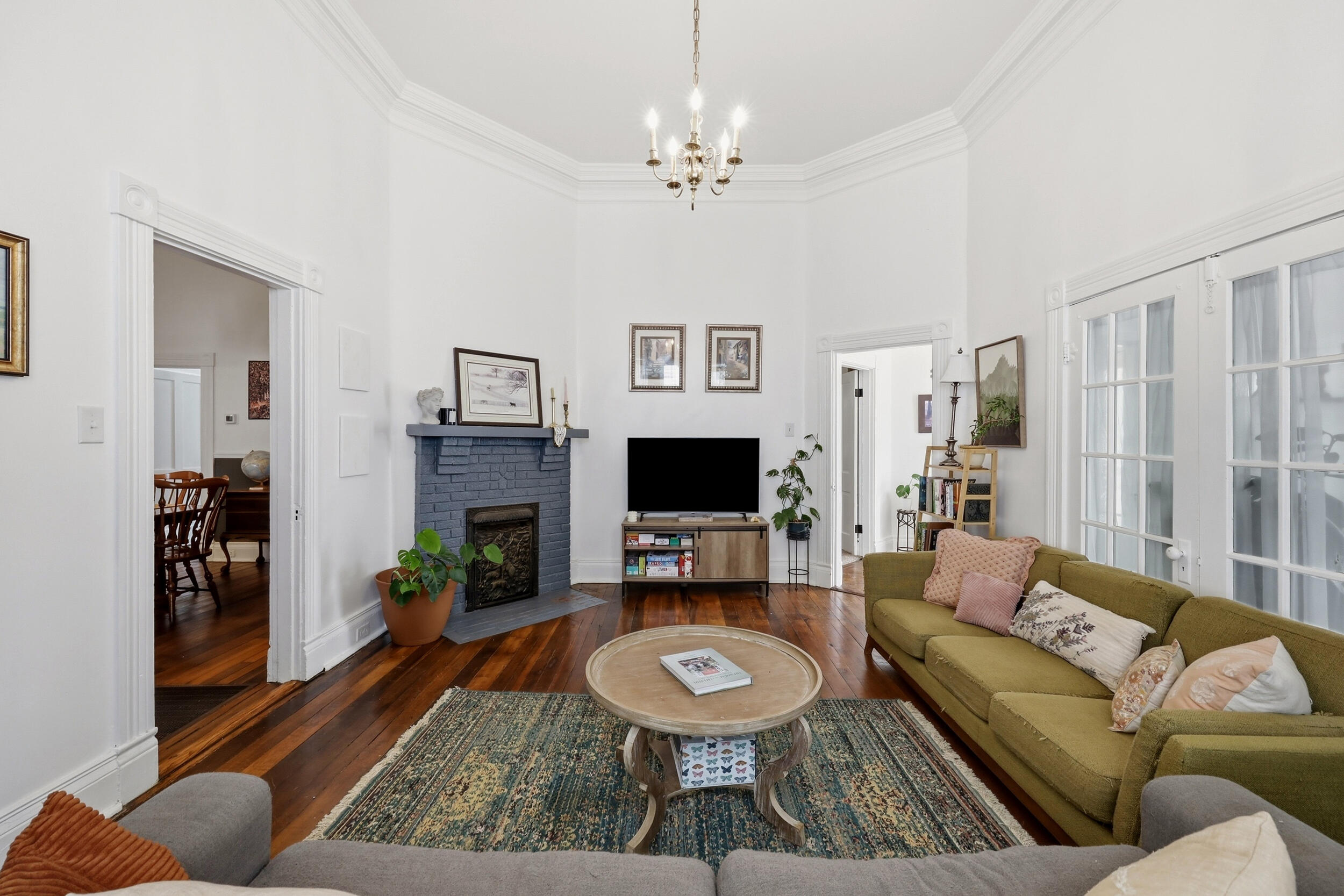 13 Euclid Avenue Property Photo 14
