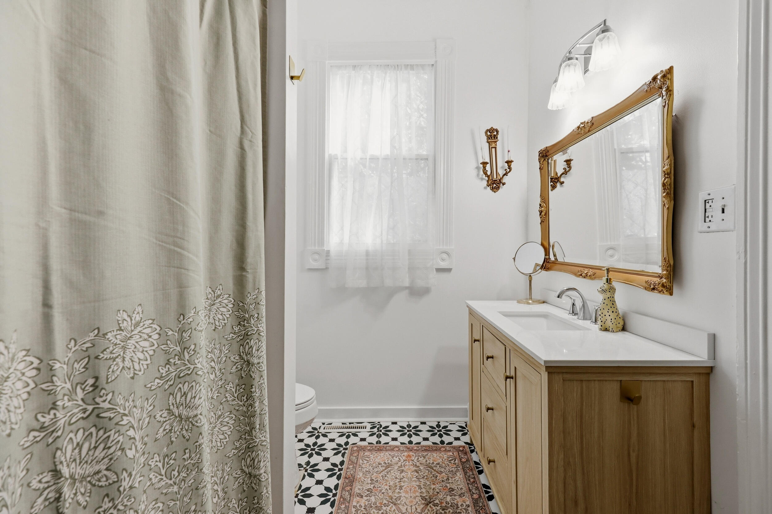 13 Euclid Avenue Property Photo 26