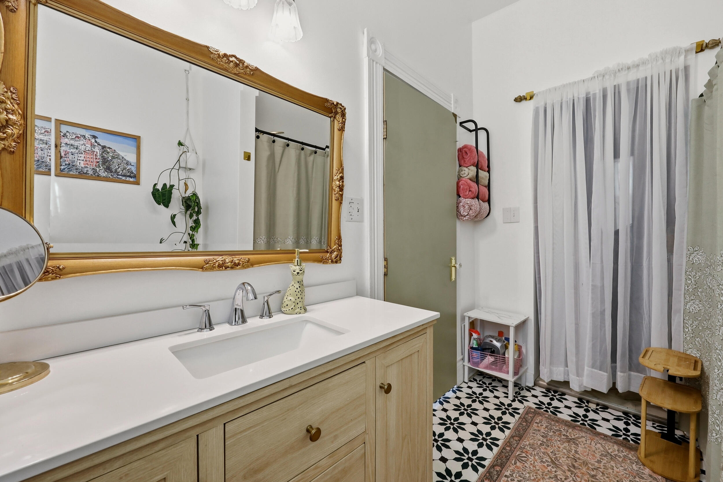 13 Euclid Avenue Property Photo 27