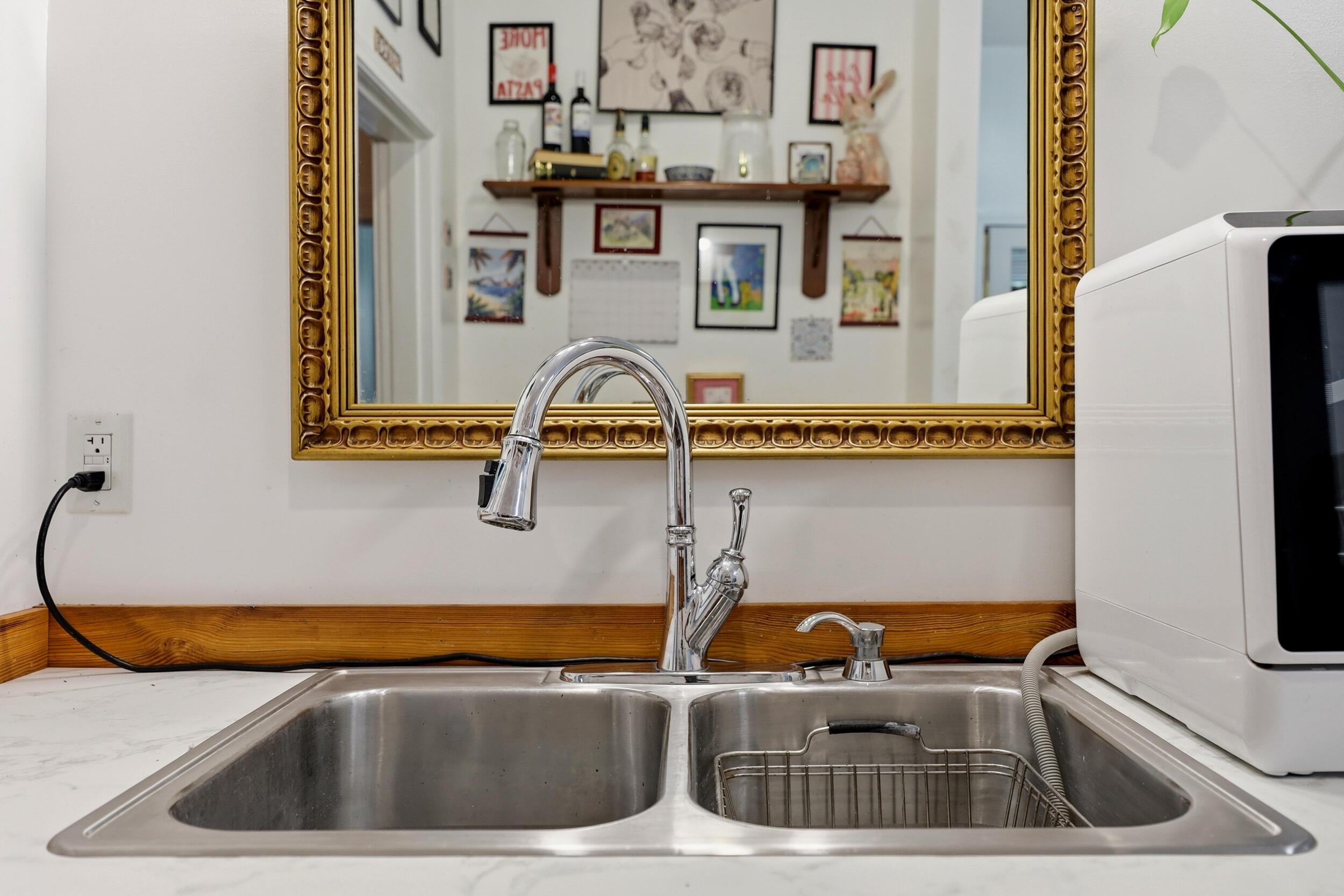 13 Euclid Avenue Property Photo 32