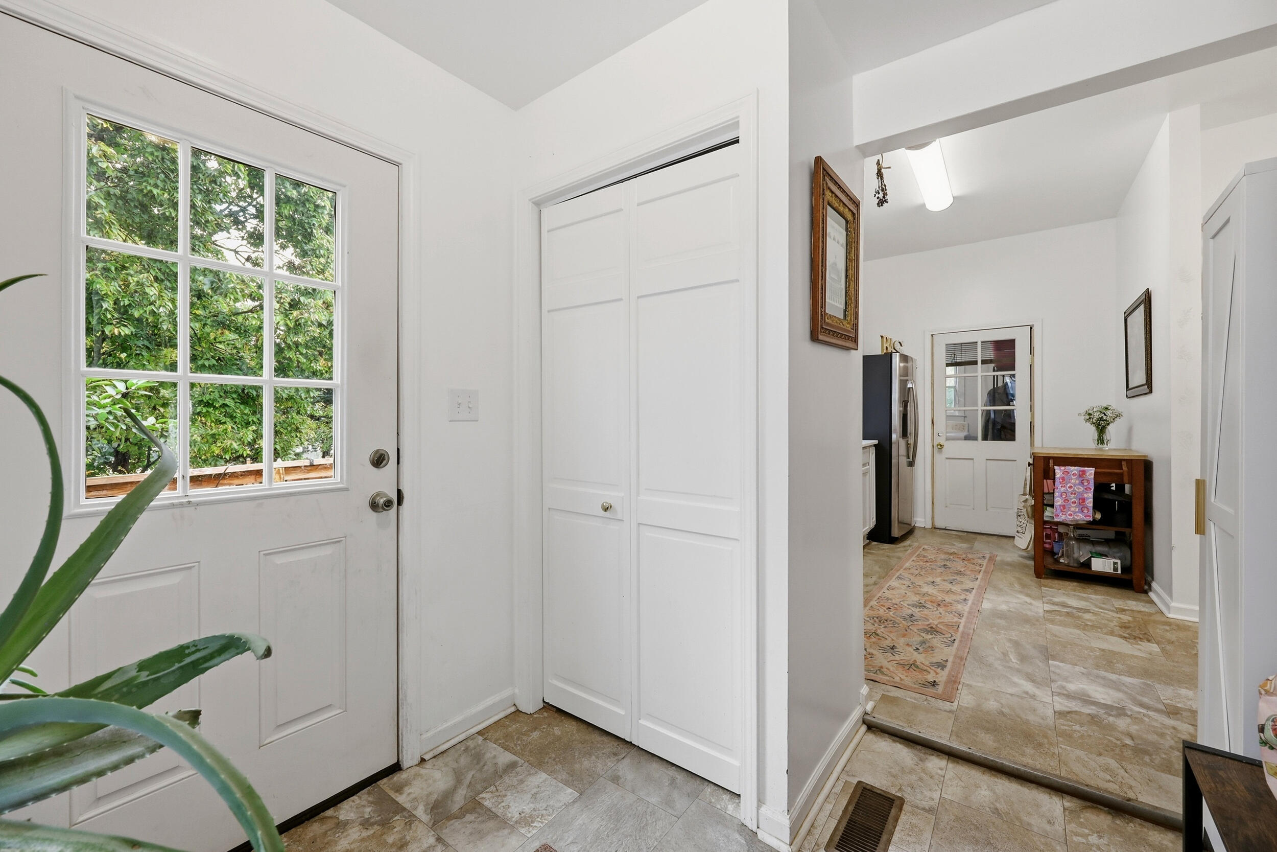 13 Euclid Avenue Property Photo 34