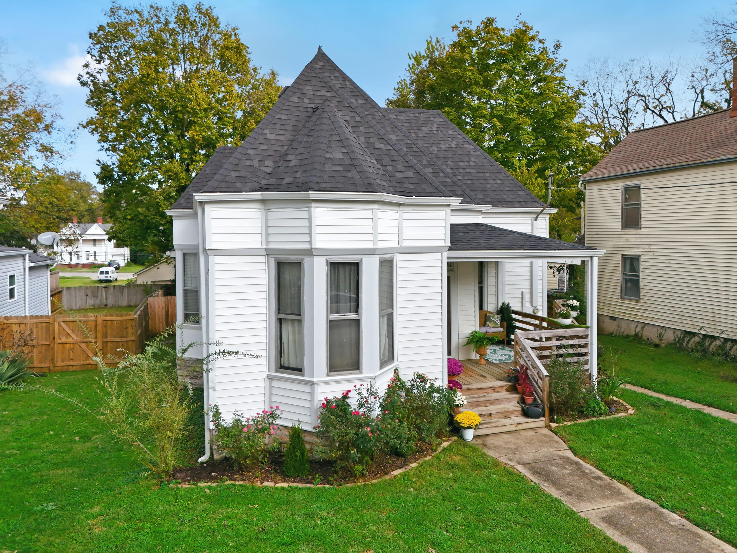 13 Euclid Avenue Property Photo 47