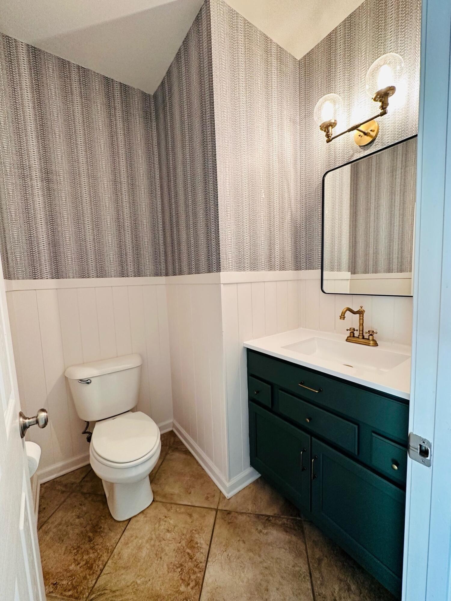 2380 Walcot Way Property Photo 2