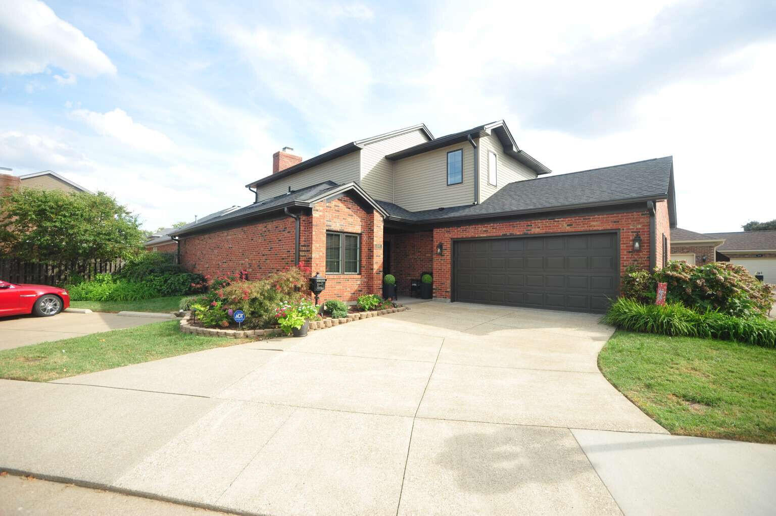 2046 Sussex Place Property Photo 1