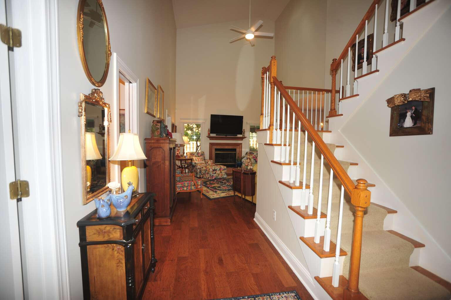 2046 Sussex Place Property Photo 3