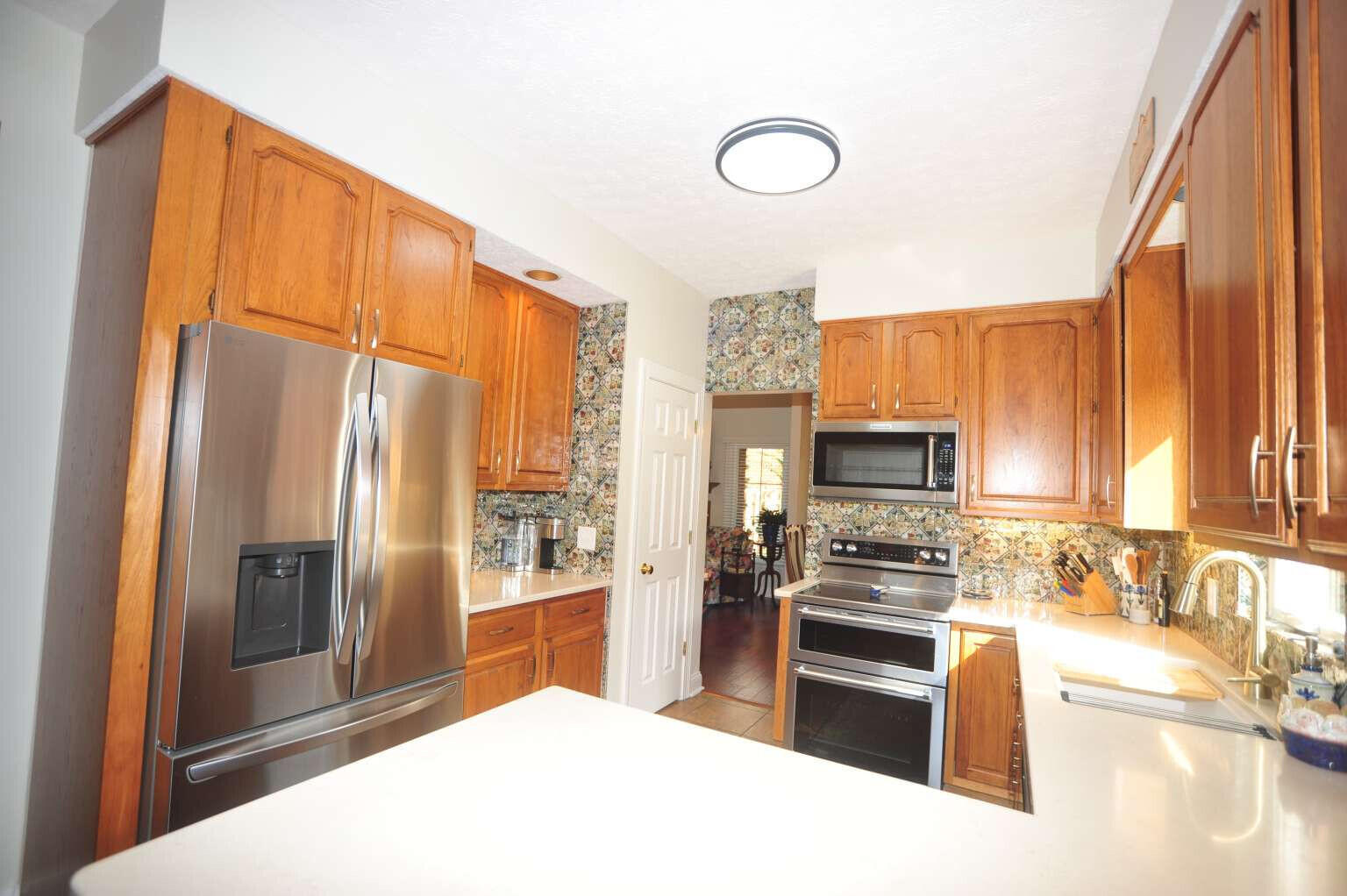 2046 Sussex Place Property Photo 5
