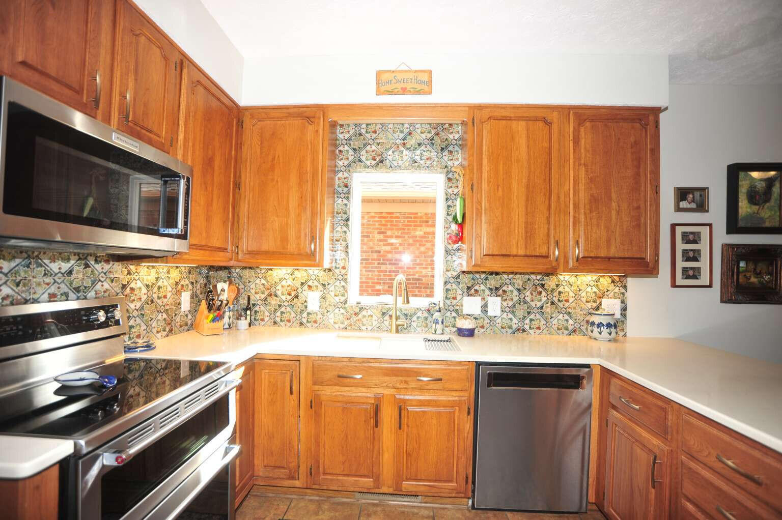 2046 Sussex Place Property Photo 6