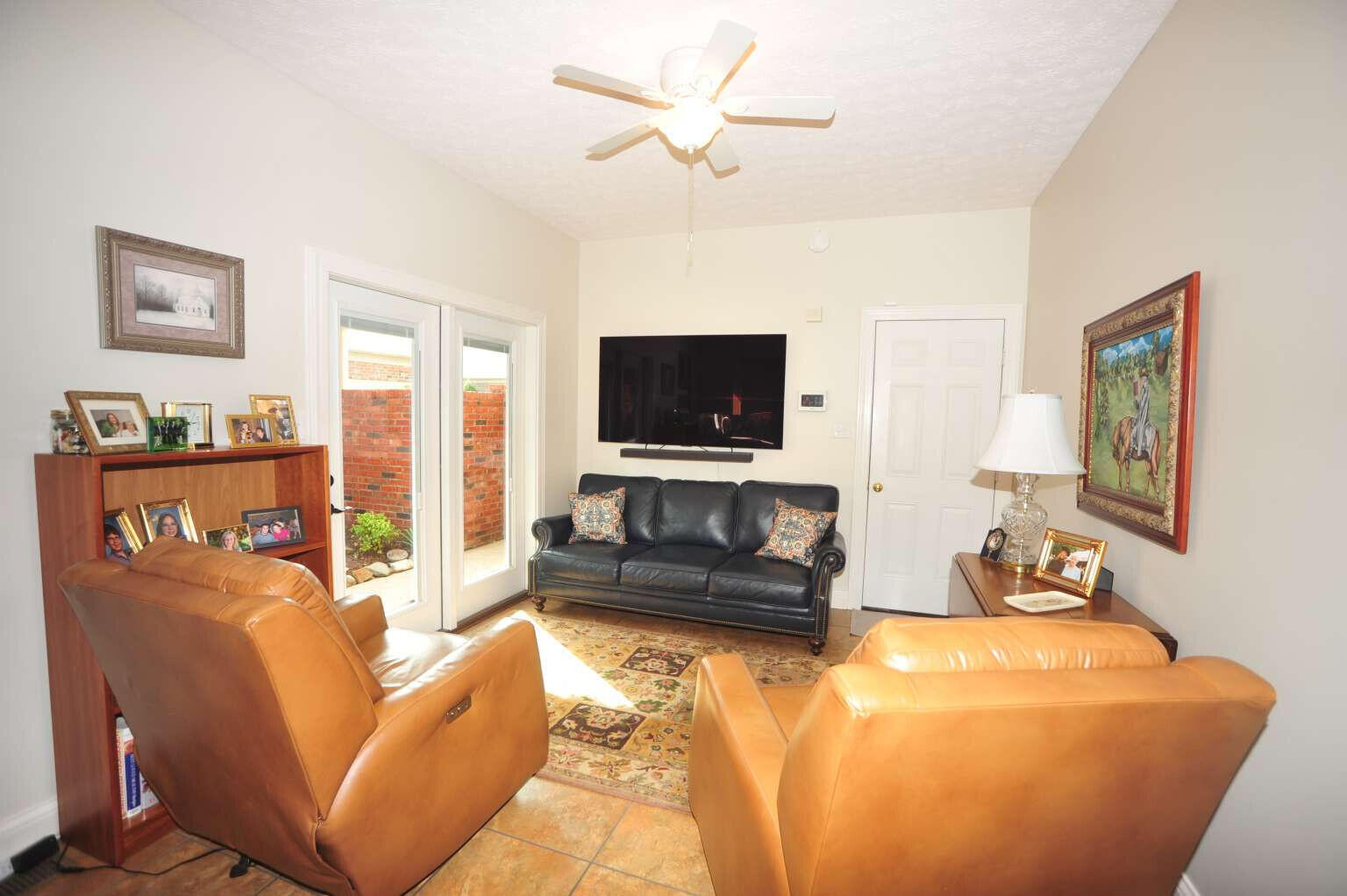 2046 Sussex Place Property Photo 9