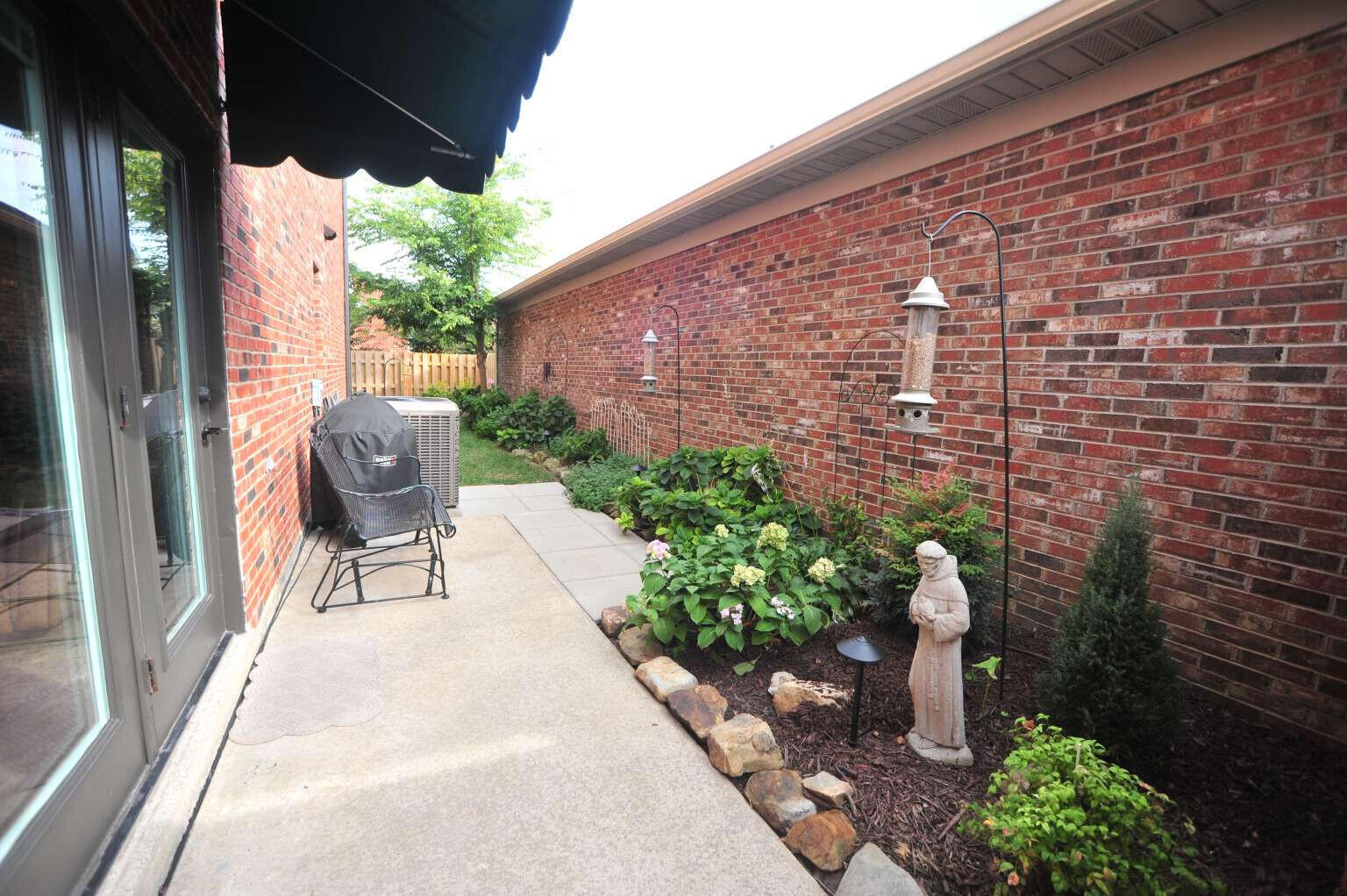 2046 Sussex Place Property Photo 38