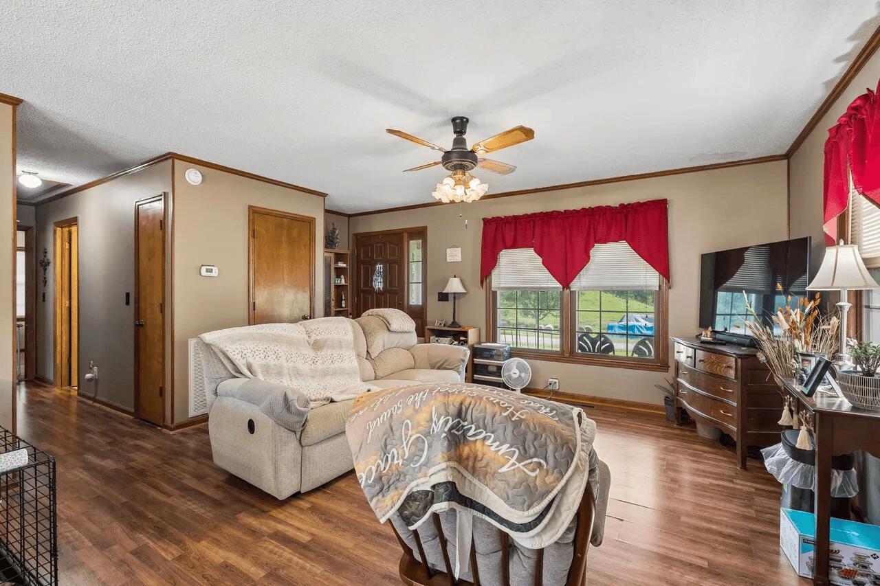 4462 Jackson Hollow Road Property Photo 6