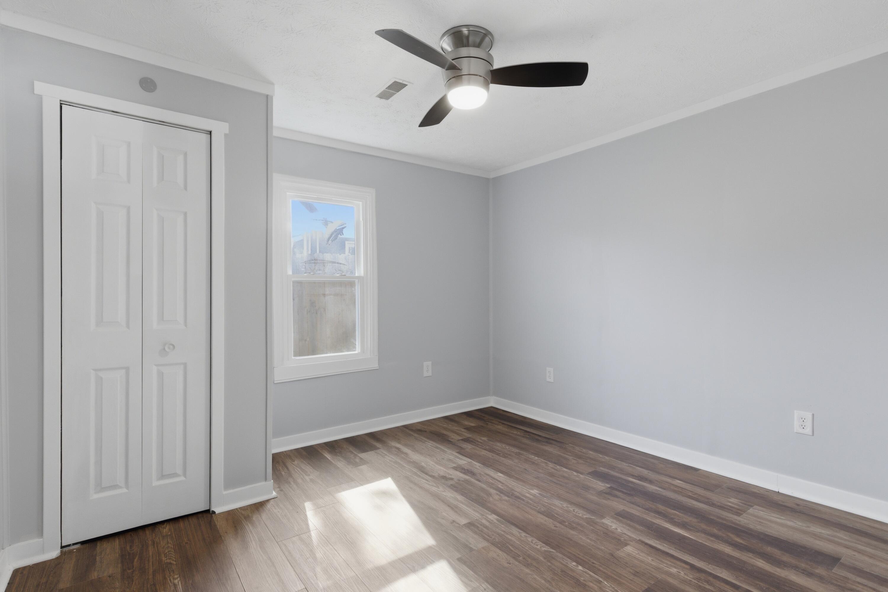 213 Irvine View Street Property Photo 8